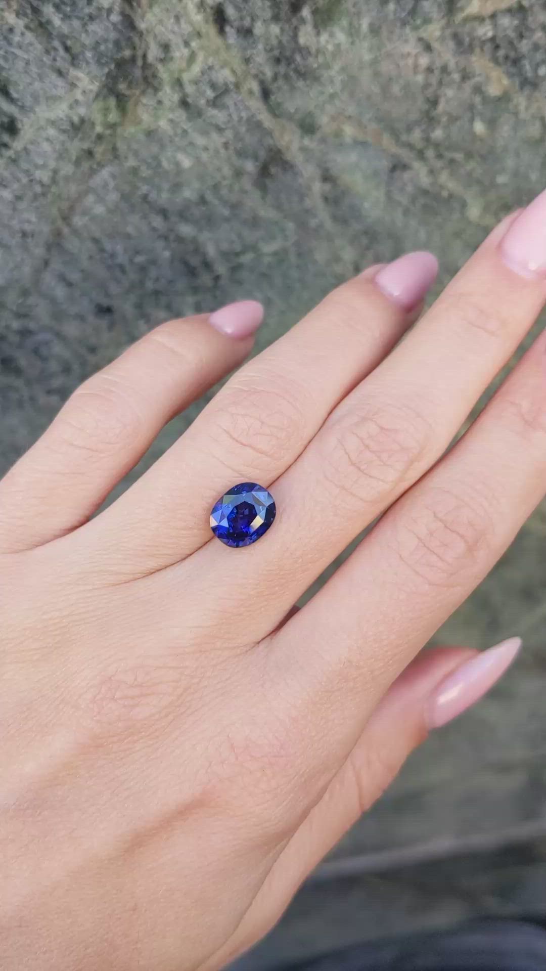 3.55 Ct. Blue Sapphire from Ceylon (Sri Lanka) Size Video