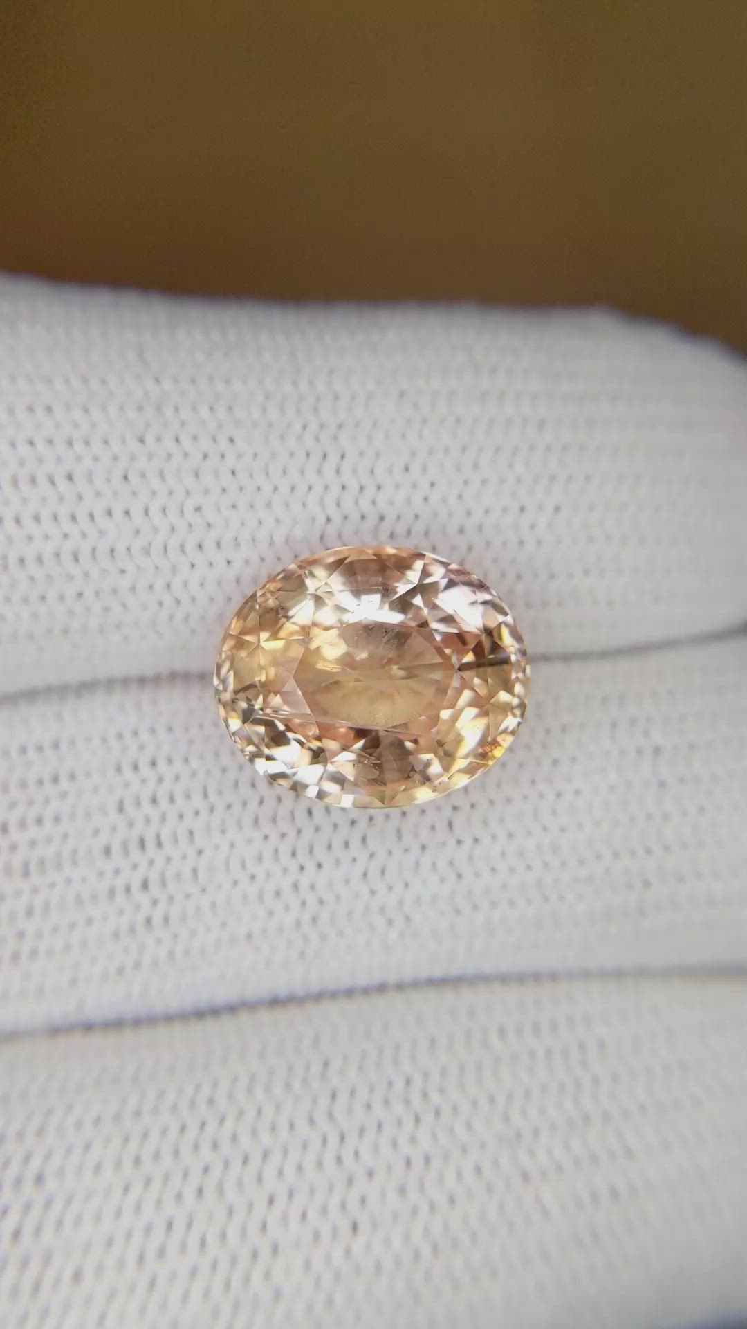 8.56 Ct. Padparadscha Sapphire from Ceylon (Sri Lanka) Size Video