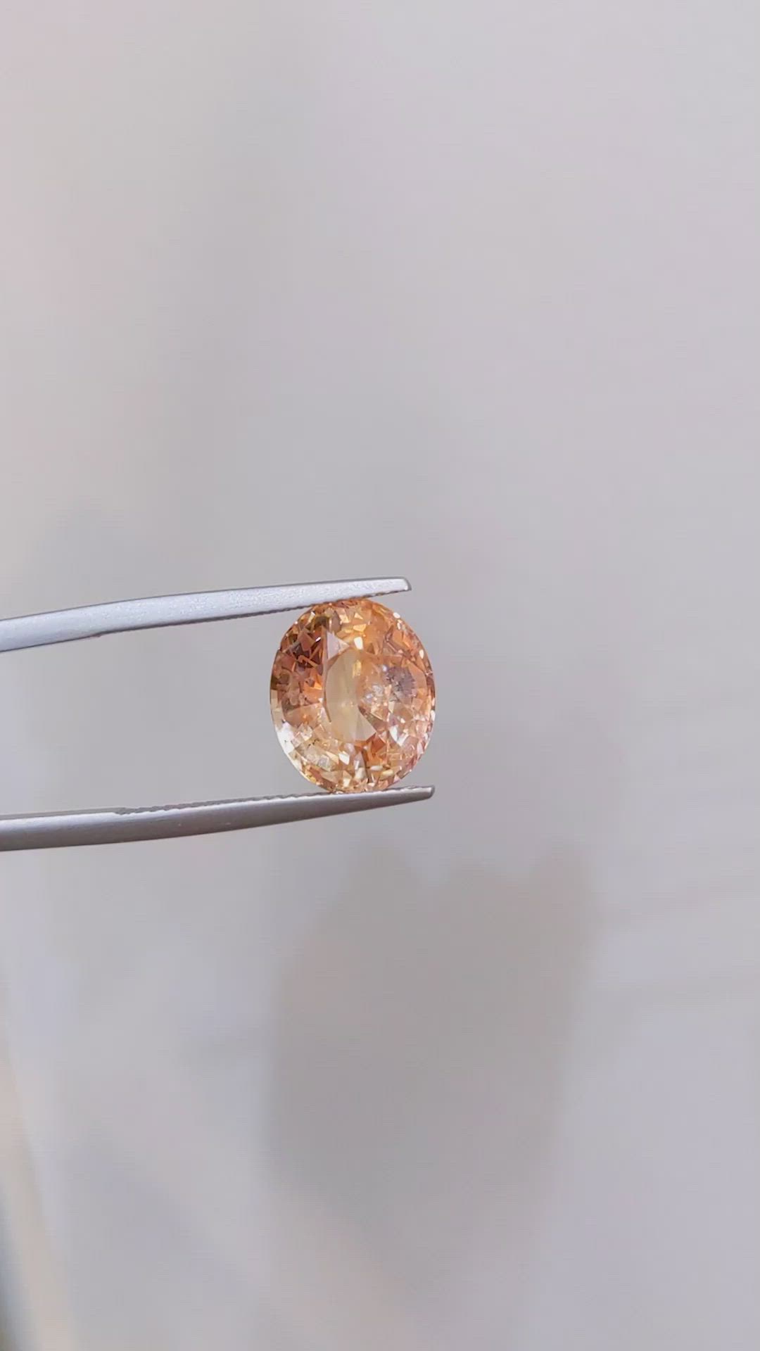 8.56 Ct. Padparadscha Sapphire from Ceylon (Sri Lanka) Size Video