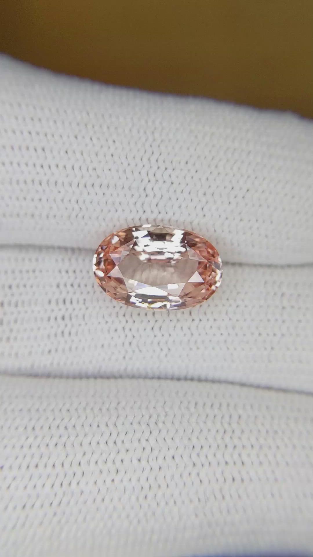 5.09 Ct. Padparadscha Sapphire from Ceylon (Sri Lanka) Size Video
