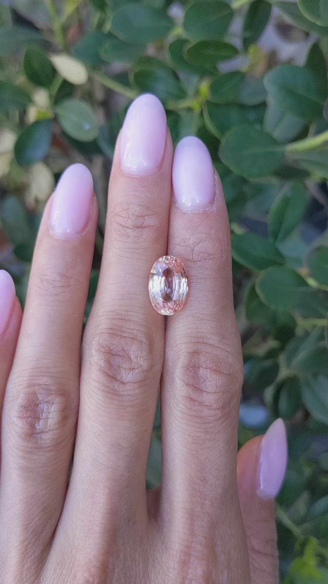 5.09 Ct. Padparadscha Sapphire from Ceylon (Sri Lanka) Size Video