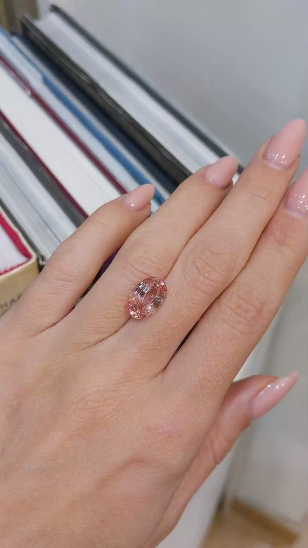 5.09 Ct. Padparadscha Sapphire from Ceylon (Sri Lanka) Size Video