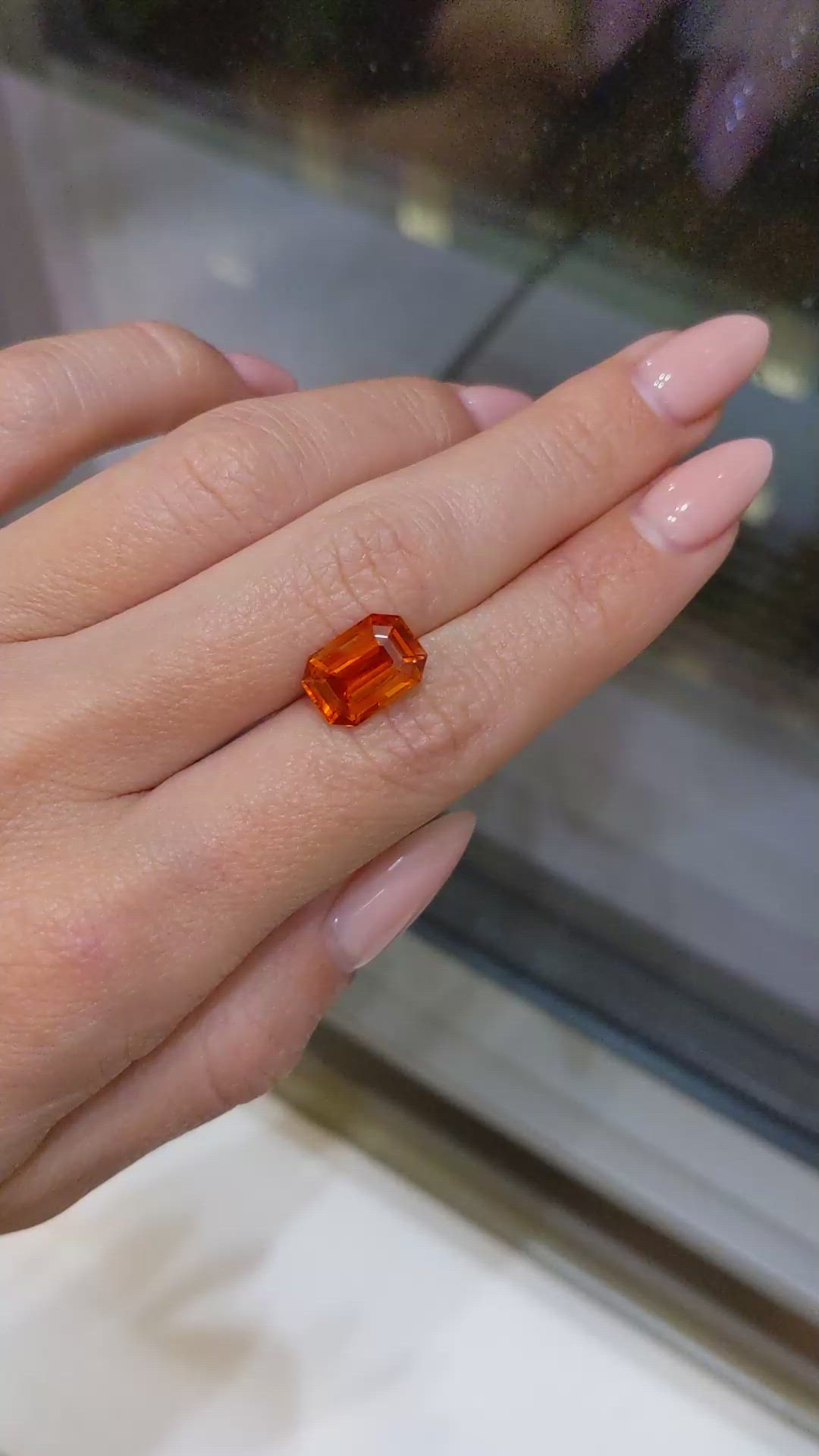 5.16 Ct. Orange Sapphire from Ceylon (Sri Lanka) Size Video