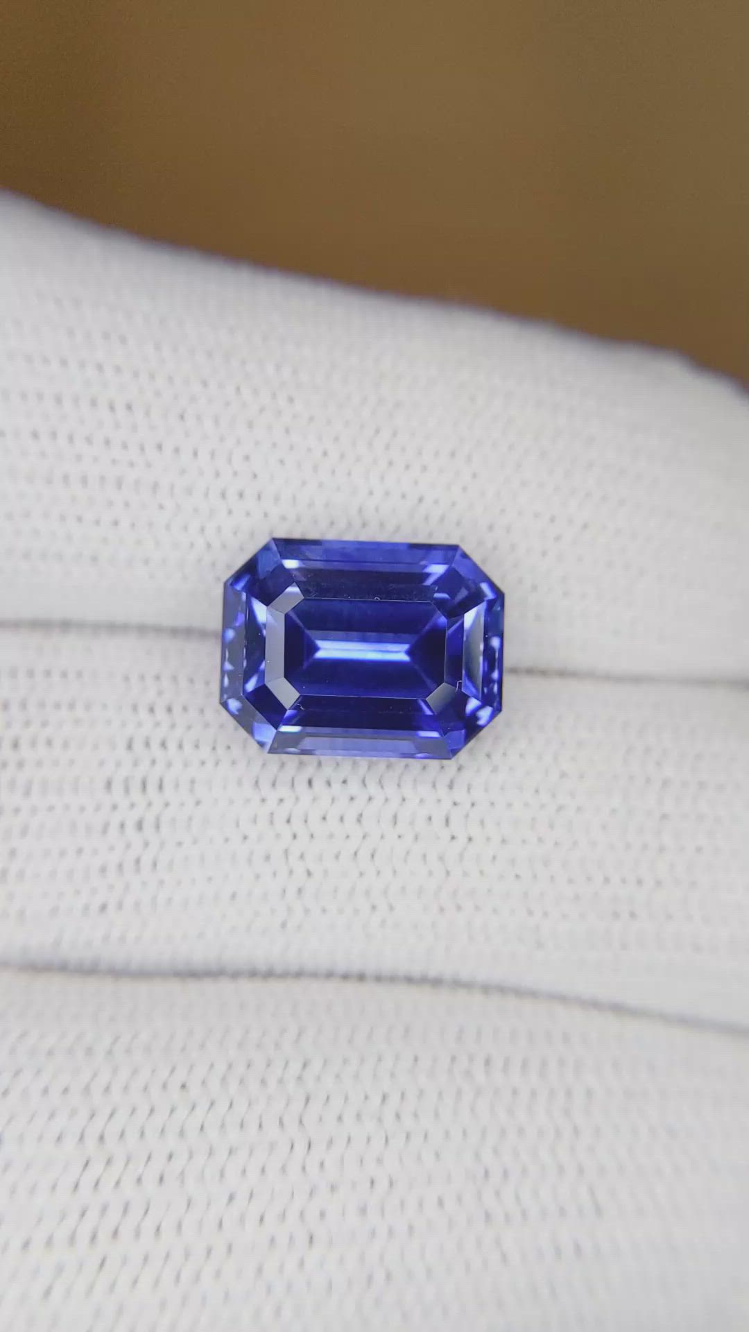 6.64 Ct. Blue Sapphire from Ceylon (Sri Lanka) Size Video