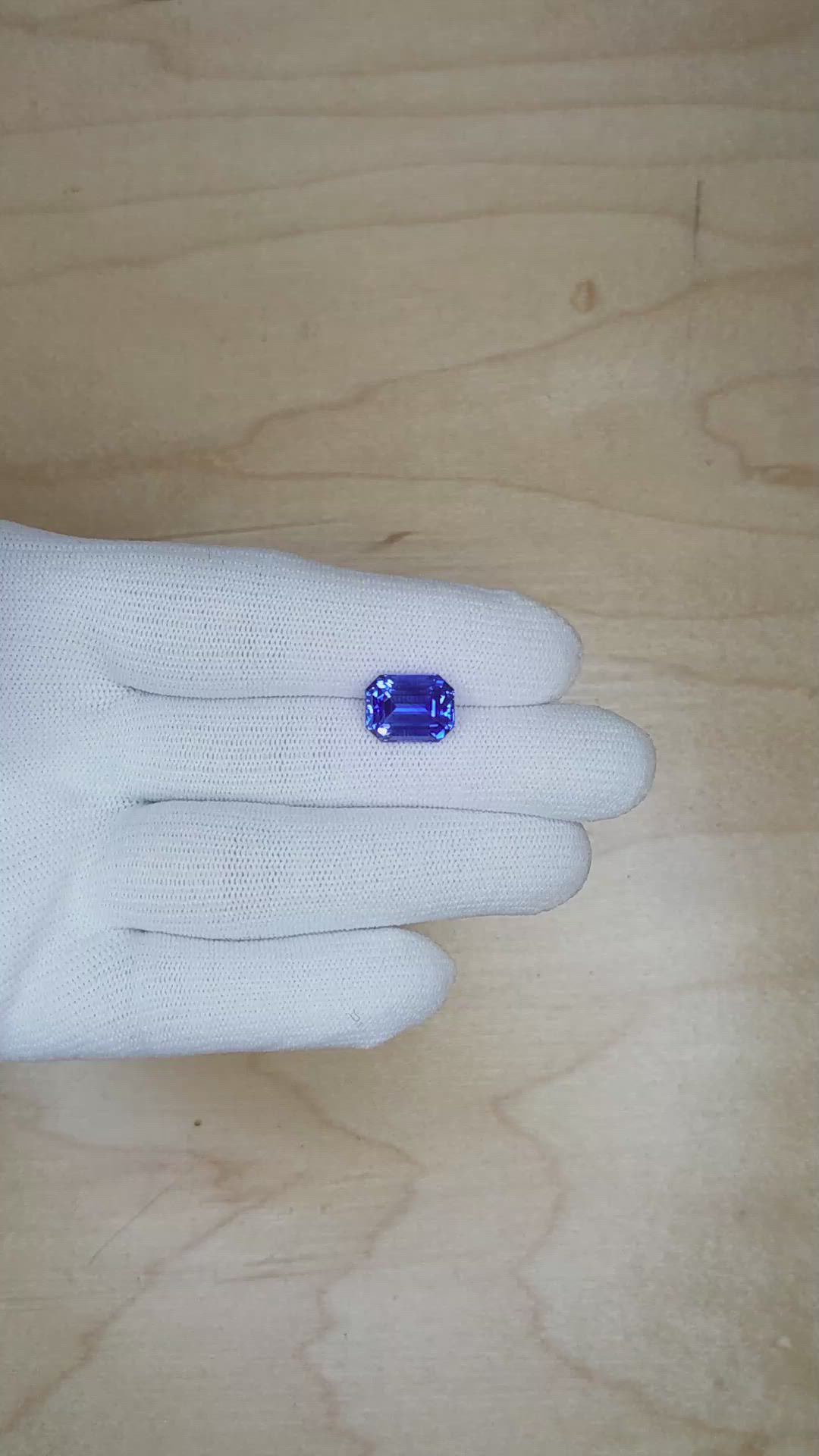 6.64 Ct. Blue Sapphire from Ceylon (Sri Lanka) Size Video