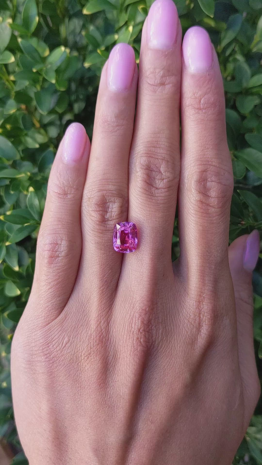 4.05 Ct. Purplish Pink Sapphire from Ceylon (Sri Lanka) Size Video
