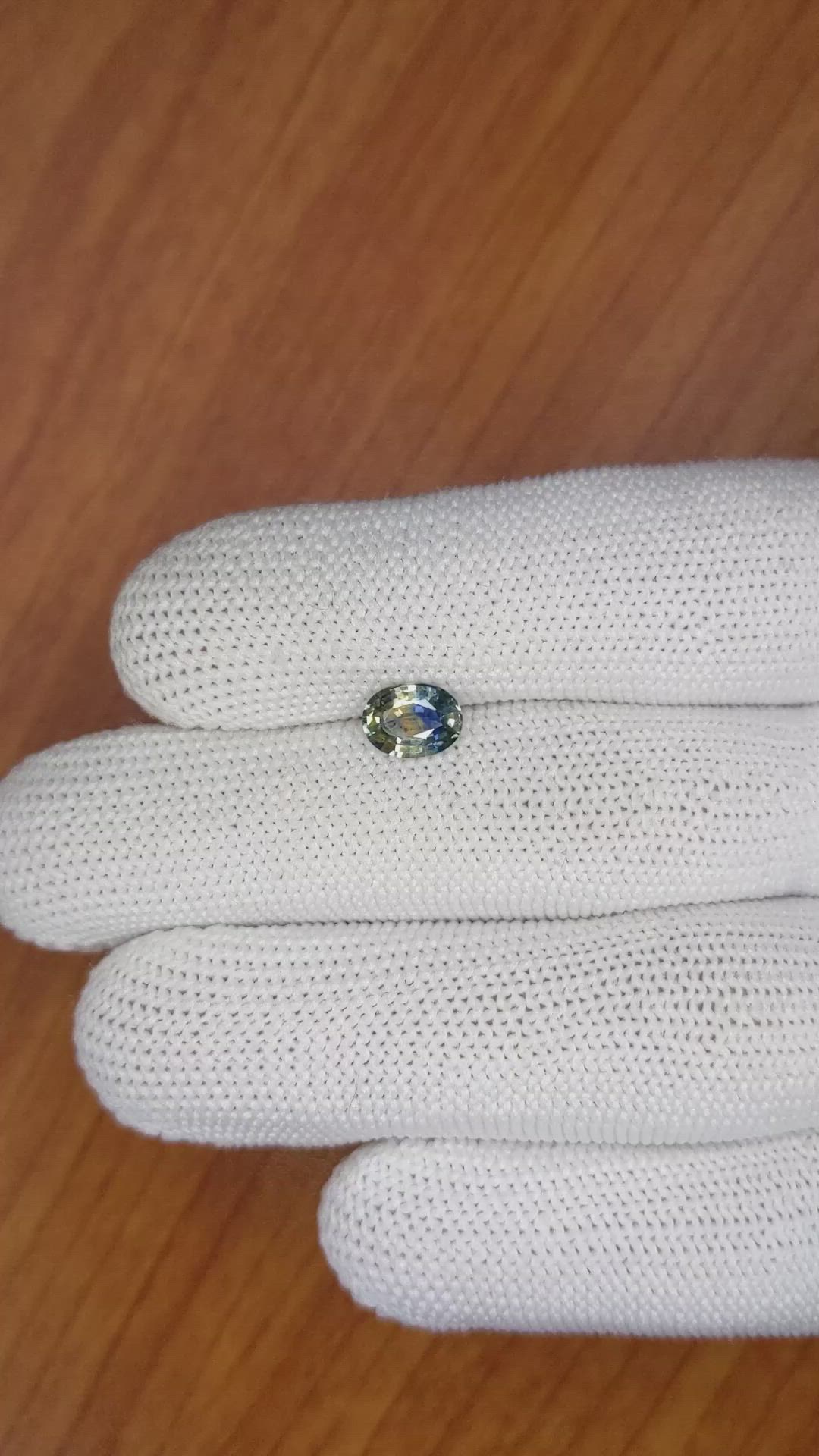 1.16 Ct. Bi Color / Parti Sapphire from Ceylon (Sri Lanka) Size Video