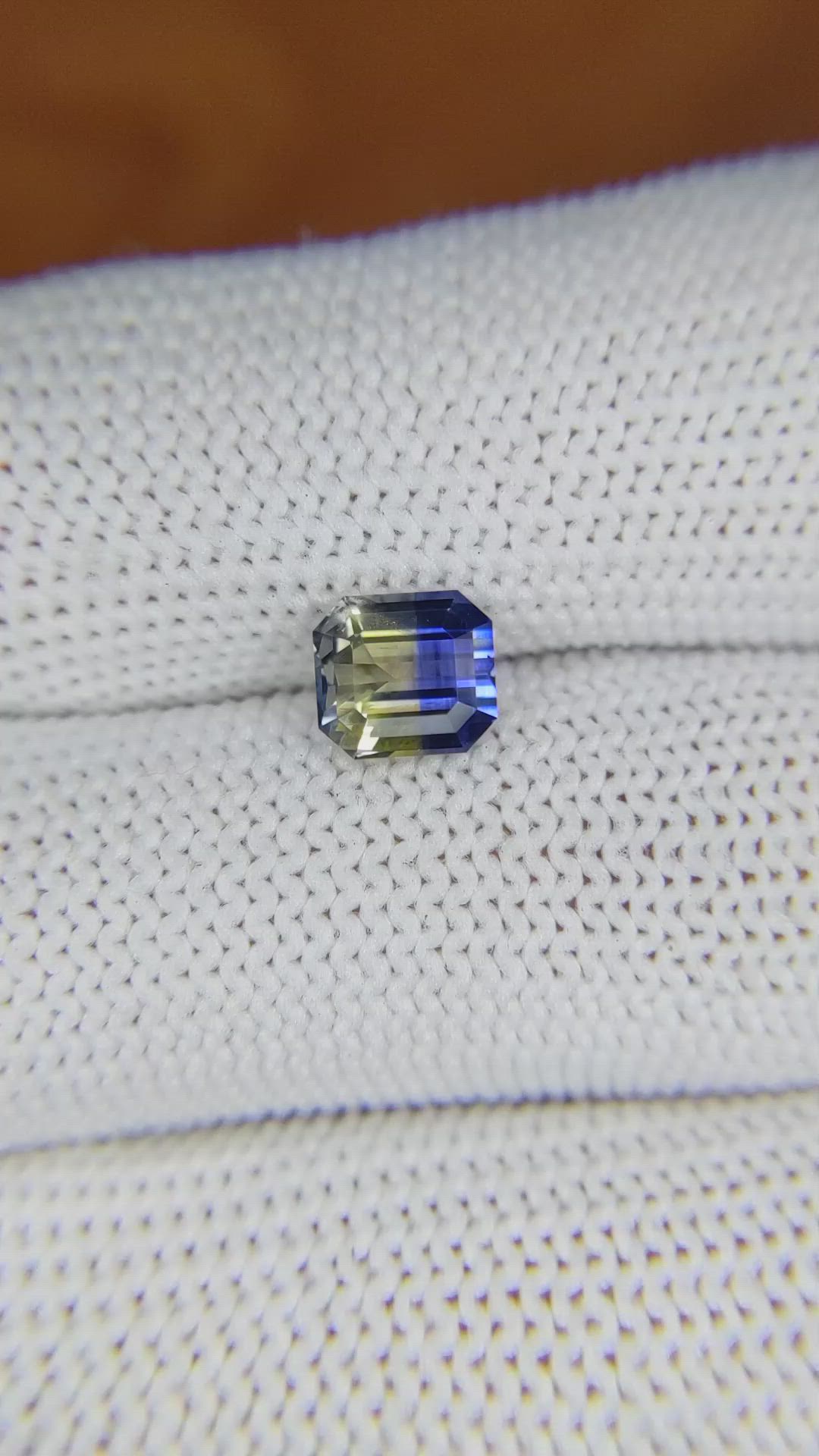 1.63 Ct. Bi Color Sapphire from Ceylon (Sri Lanka) Size Video