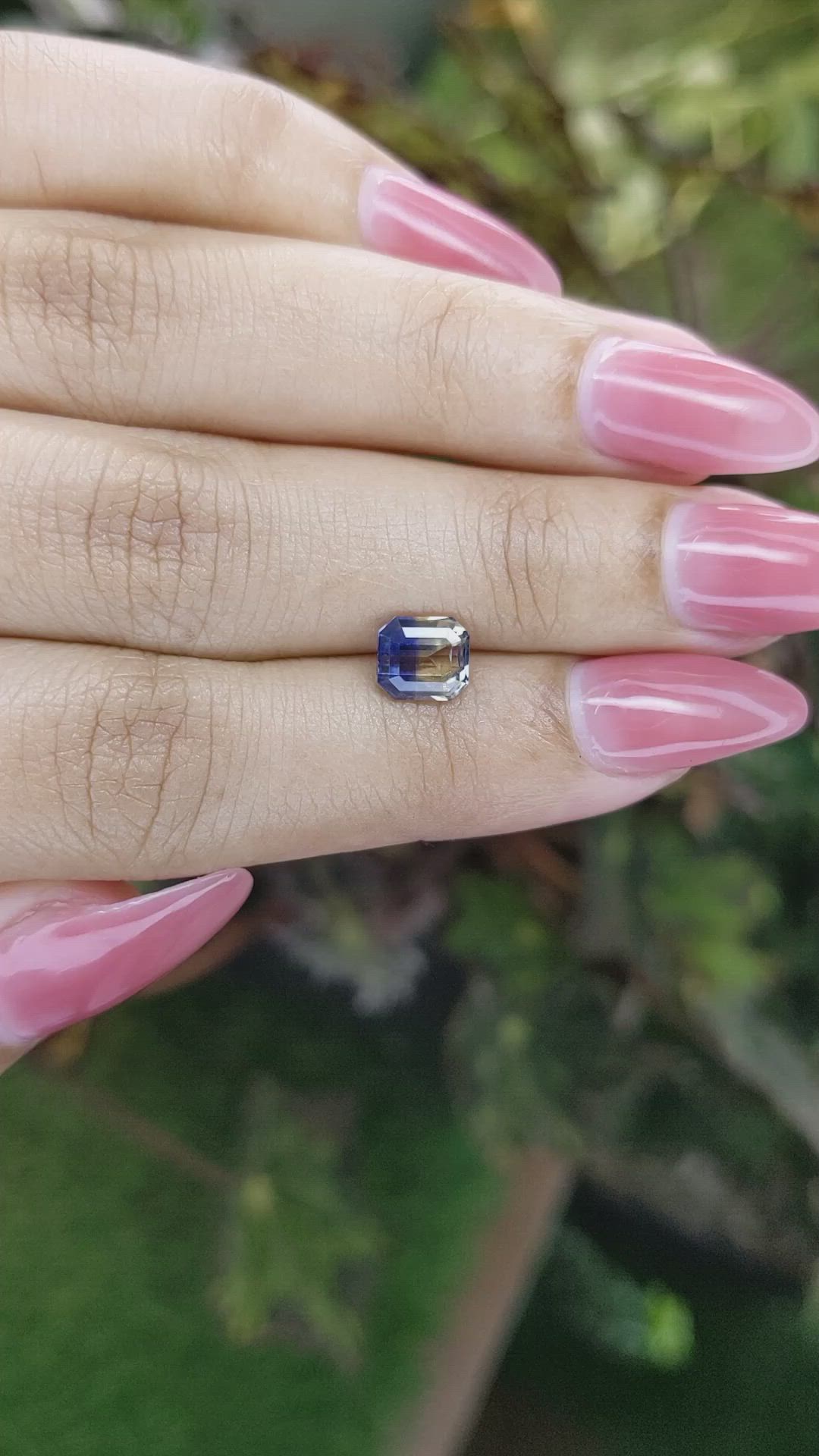 1.63 Ct. Bi Color Sapphire from Ceylon (Sri Lanka) Size Video