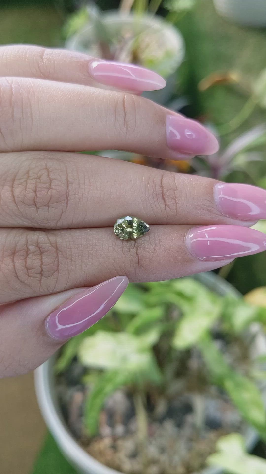 1.16 Ct. Bi Color Sapphire from Ceylon (Sri Lanka) Size Video