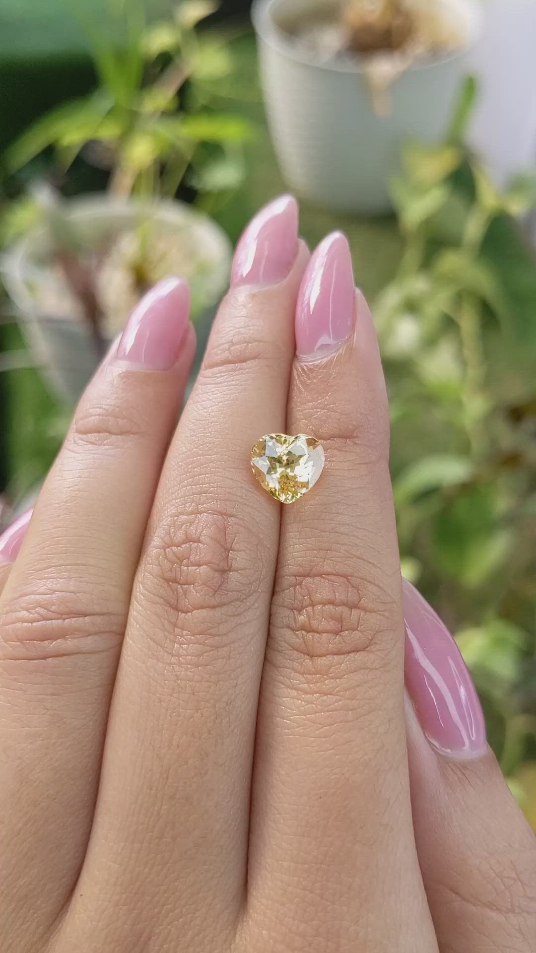 3.32 Ct. Yellow Sapphire from Ceylon (Sri Lanka) Size Video