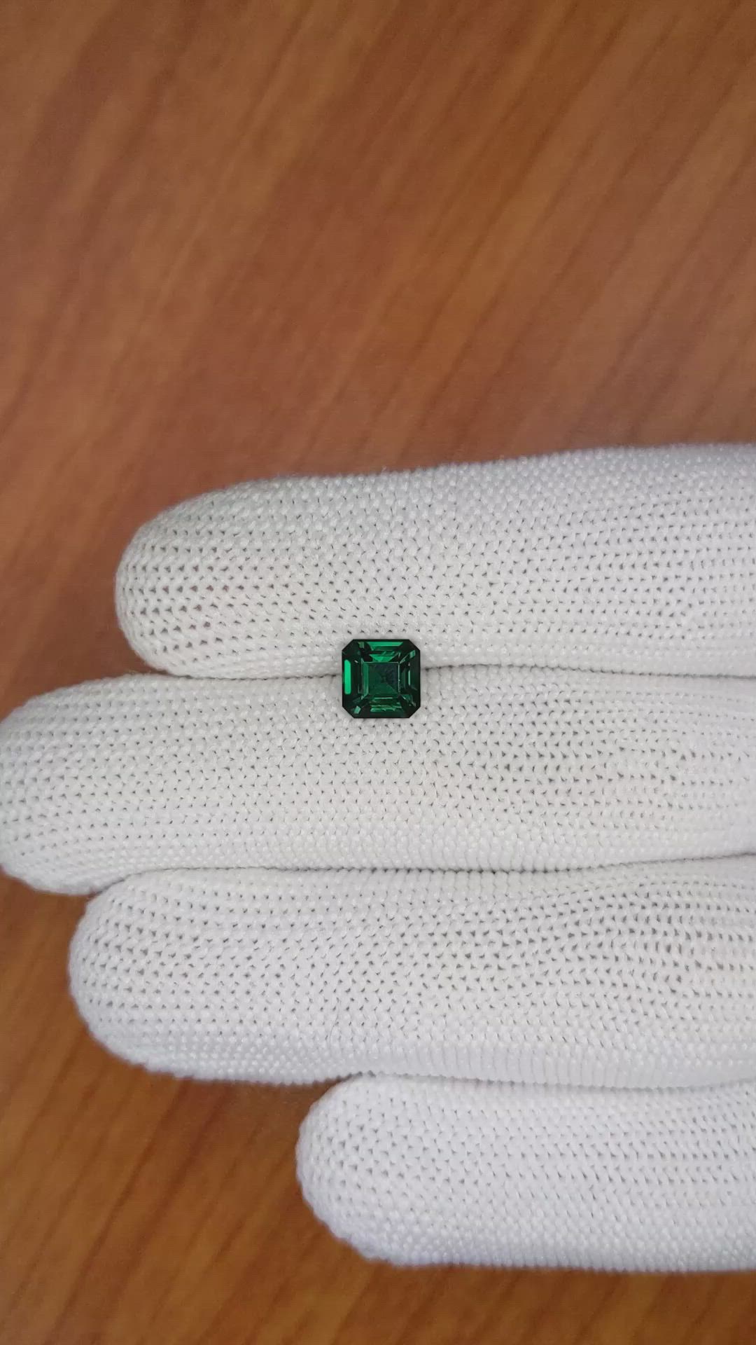 1.64 Ct. Green Sapphire from Ceylon (Sri Lanka) Size Video