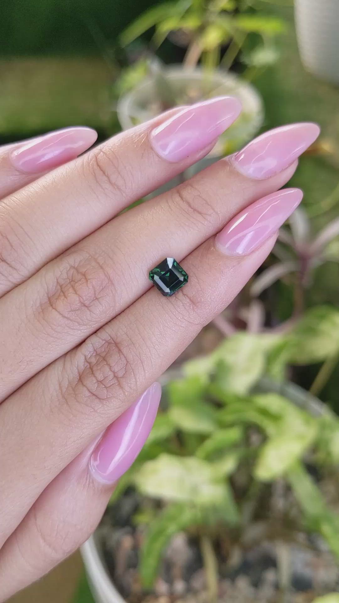 1.64 Ct. Green Sapphire from Ceylon (Sri Lanka) Size Video