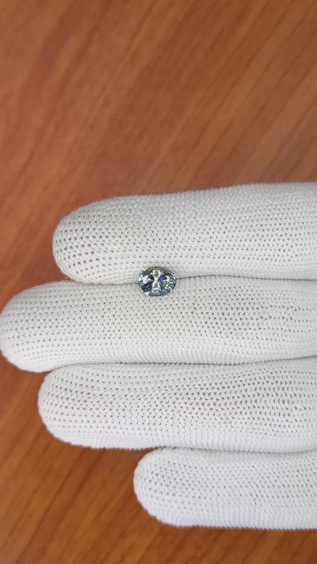 1.30 Ct. Bi Color Sapphire from Ceylon (Sri Lanka) Size Video