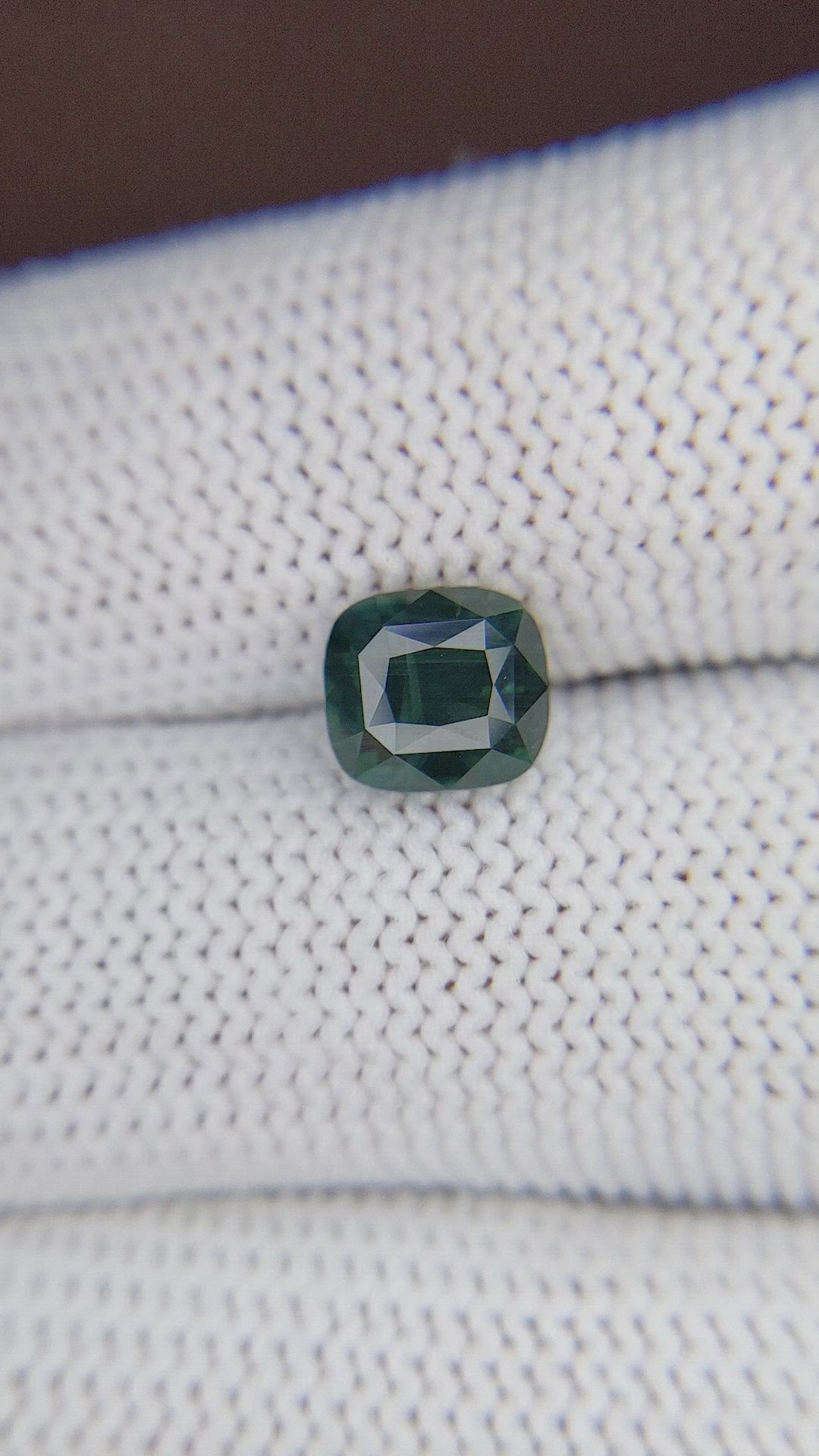 2.58 Ct. Green Sapphire from Ceylon (Sri Lanka) Size Video