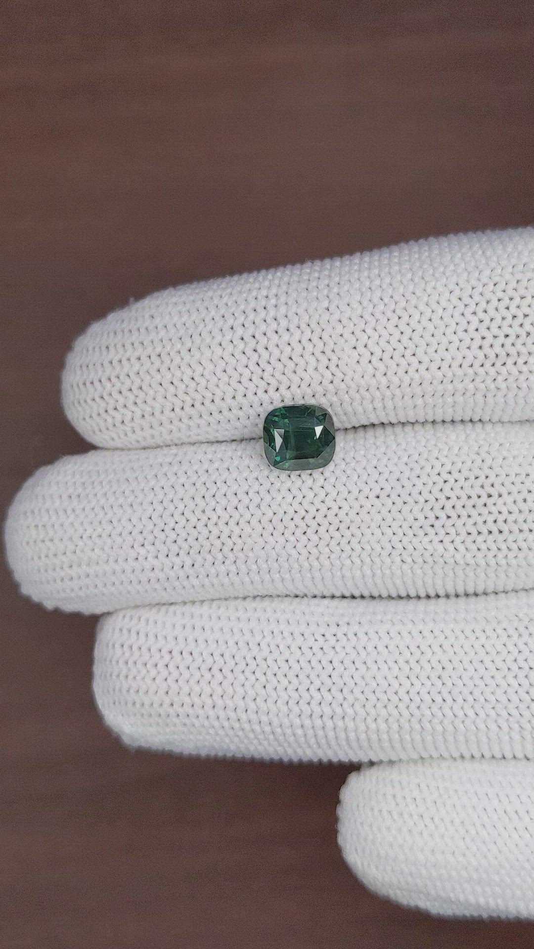 2.58 Ct. Green Sapphire from Ceylon (Sri Lanka) Size Video