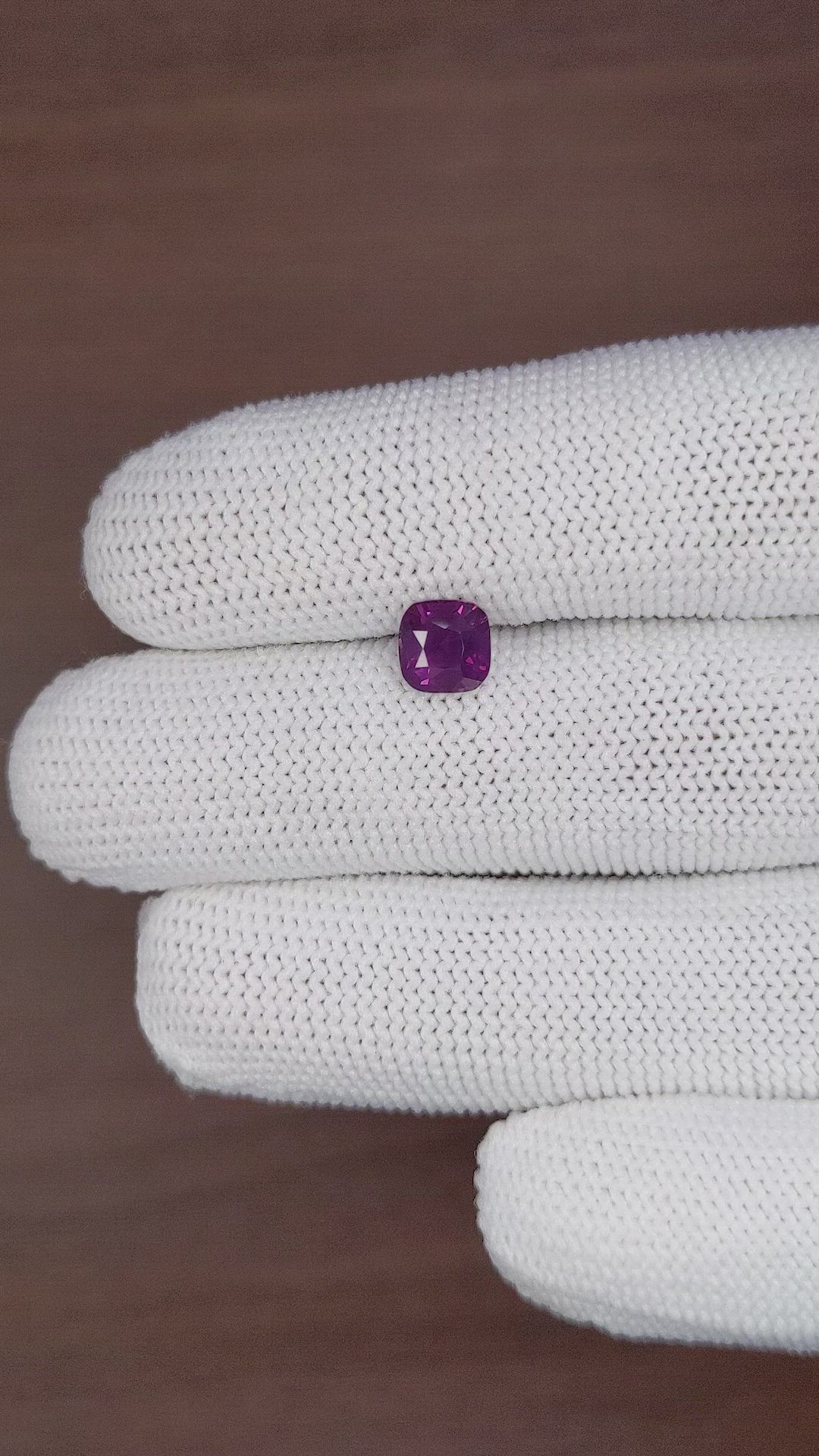 1.52 Ct. Pinkish Purple Sapphire from Ceylon (Sri Lanka) Size Video