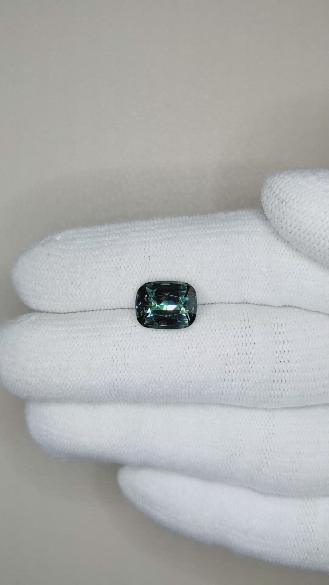 4.04 Ct. Bluish Green Sapphire from Ceylon (Sri Lanka) Size Video