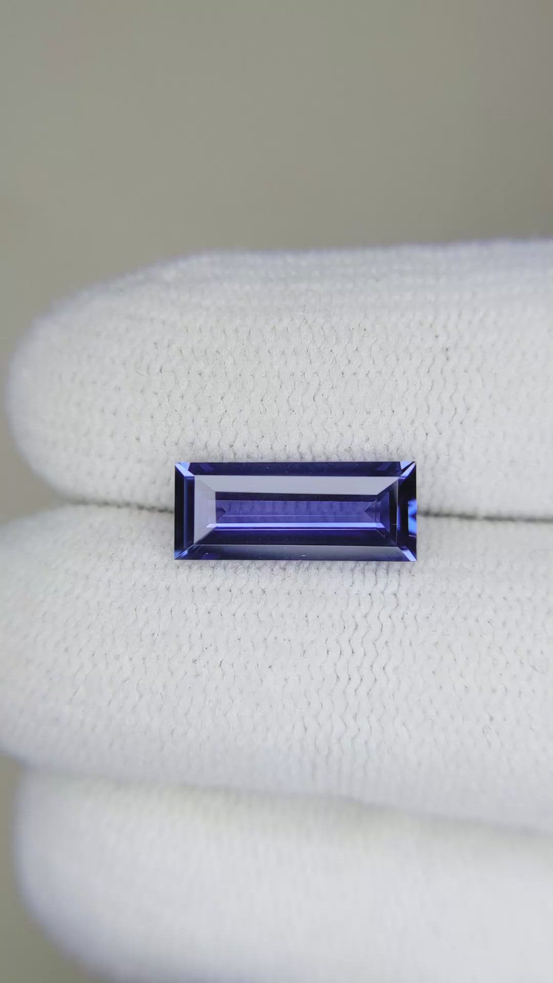 2.25 Ct. Blue Sapphire from Ceylon (Sri Lanka) Size Video