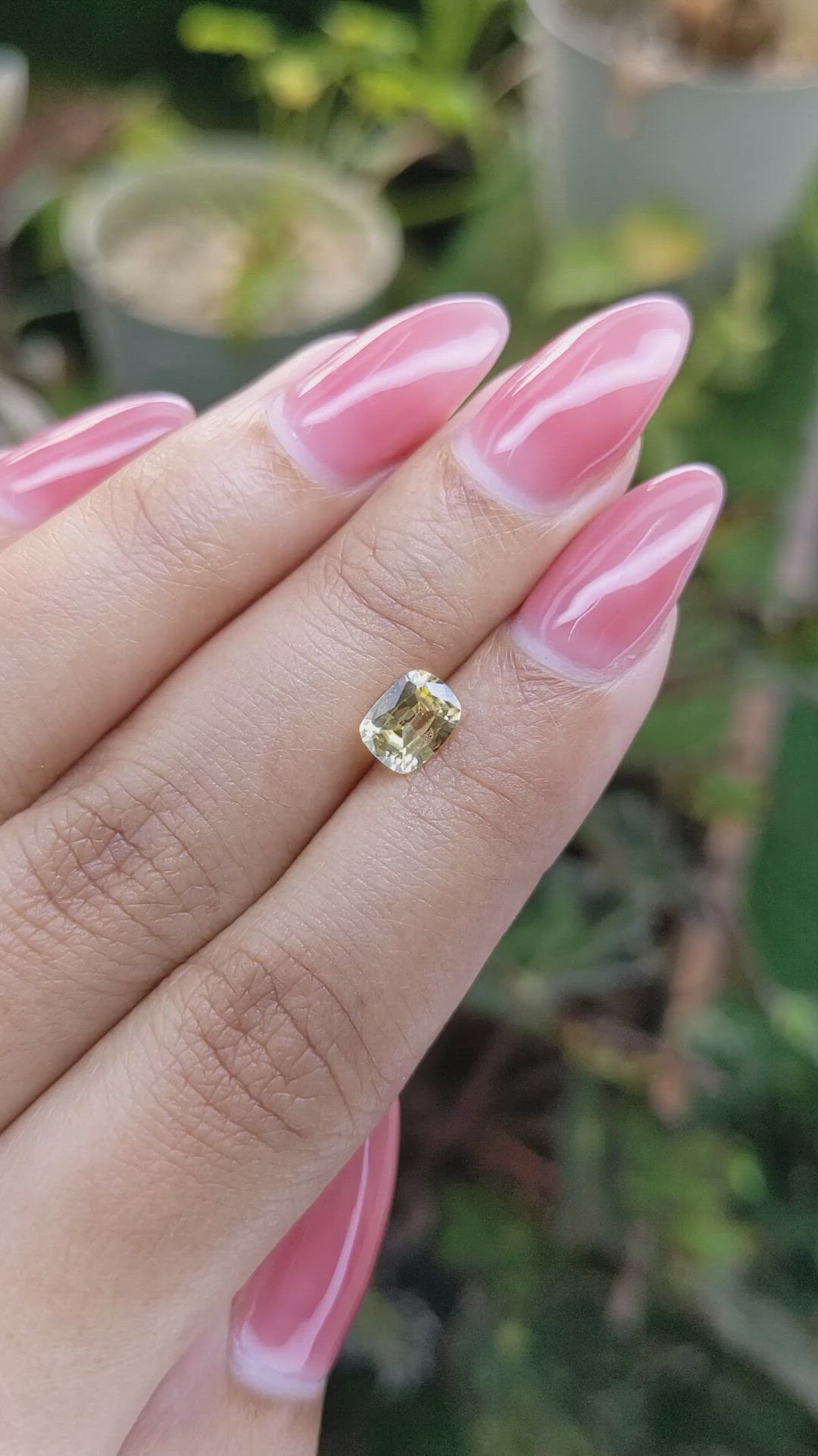 1.05 Ct. Yellow Sapphire from Ceylon (Sri Lanka) Size Video