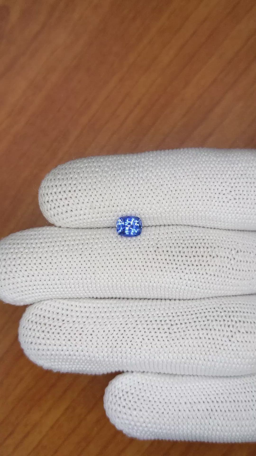 0.85 Ct. Blue Sapphire from Ceylon (Sri Lanka) Size Video