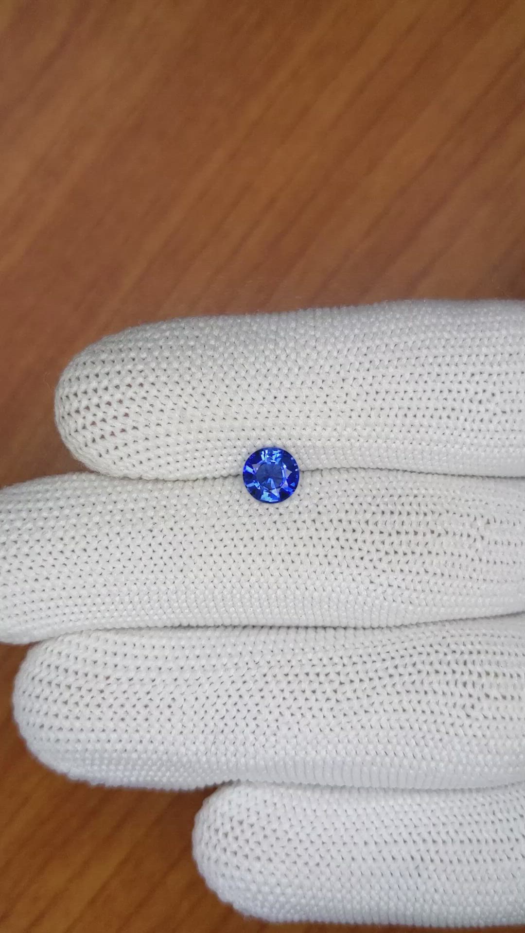 0.91 Ct. Blue Sapphire from Ceylon (Sri Lanka) Size Video