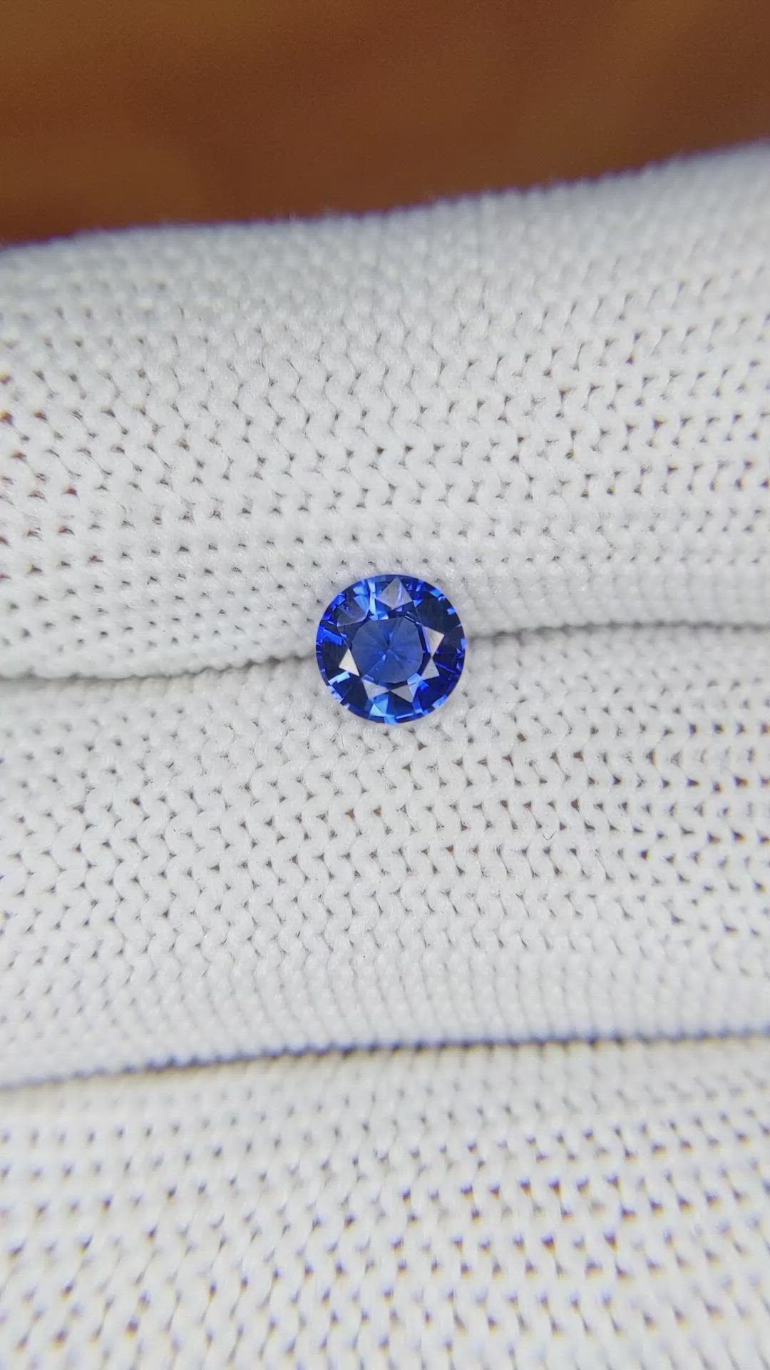 0.91 Ct. Blue Sapphire from Ceylon (Sri Lanka) Size Video