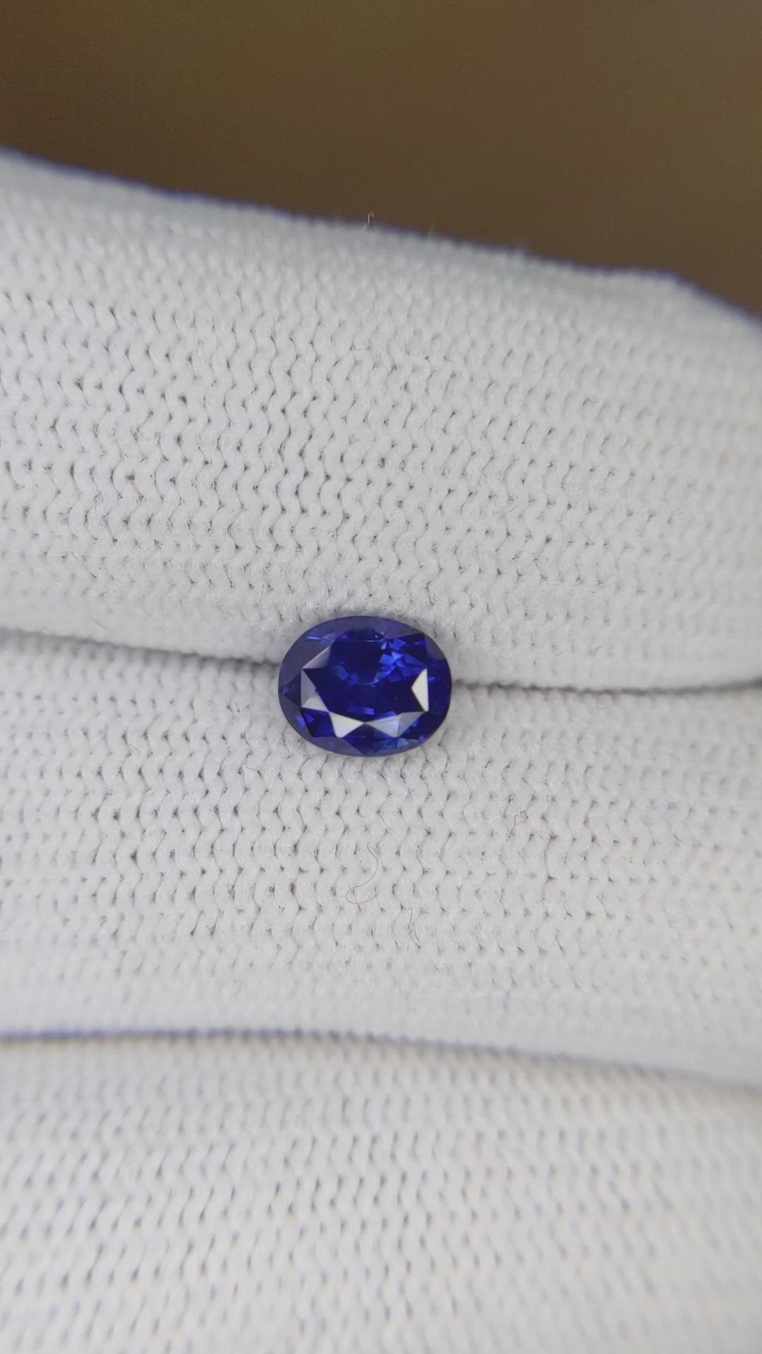 0.90 Ct. Blue Sapphire from Ceylon (Sri Lanka) Size Video