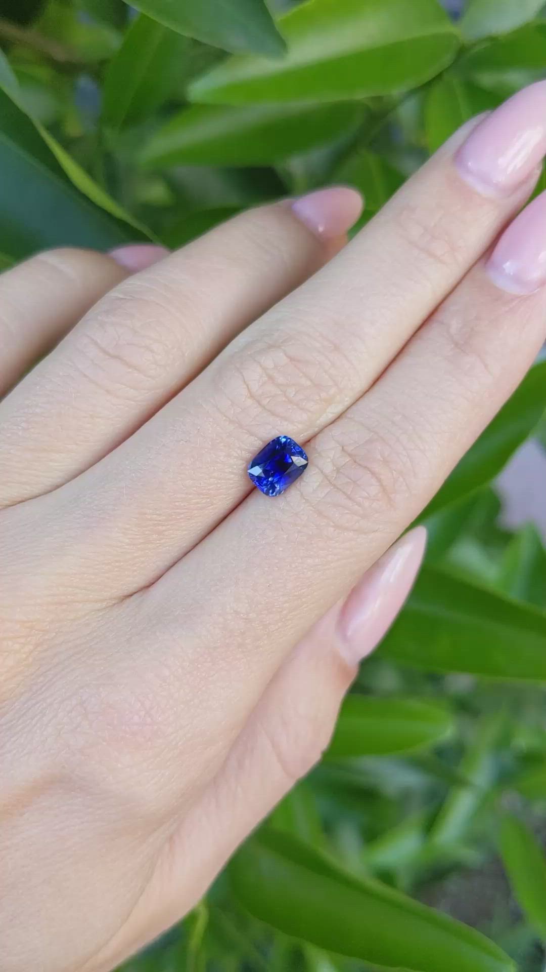 1.75 Ct. Blue Sapphire from Ceylon (Sri Lanka) Size Video