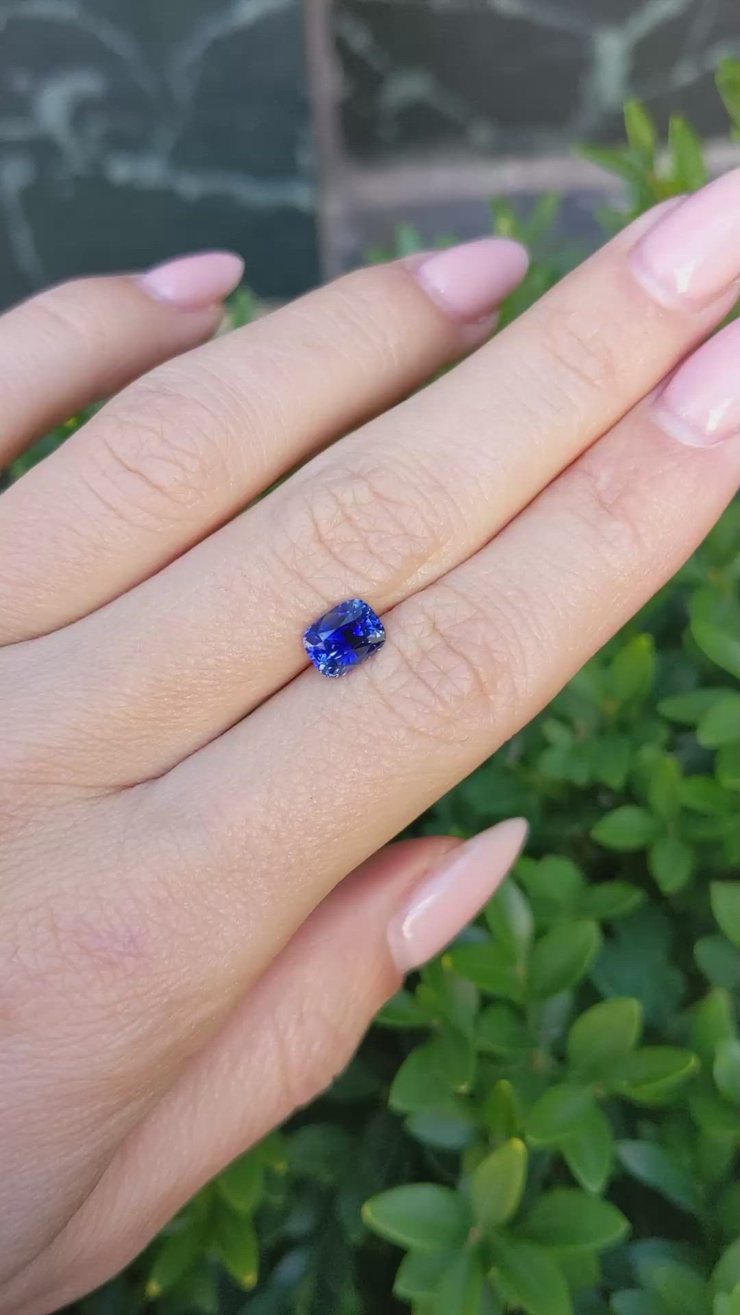 1.75 Ct. Blue Sapphire from Ceylon (Sri Lanka) Size Video