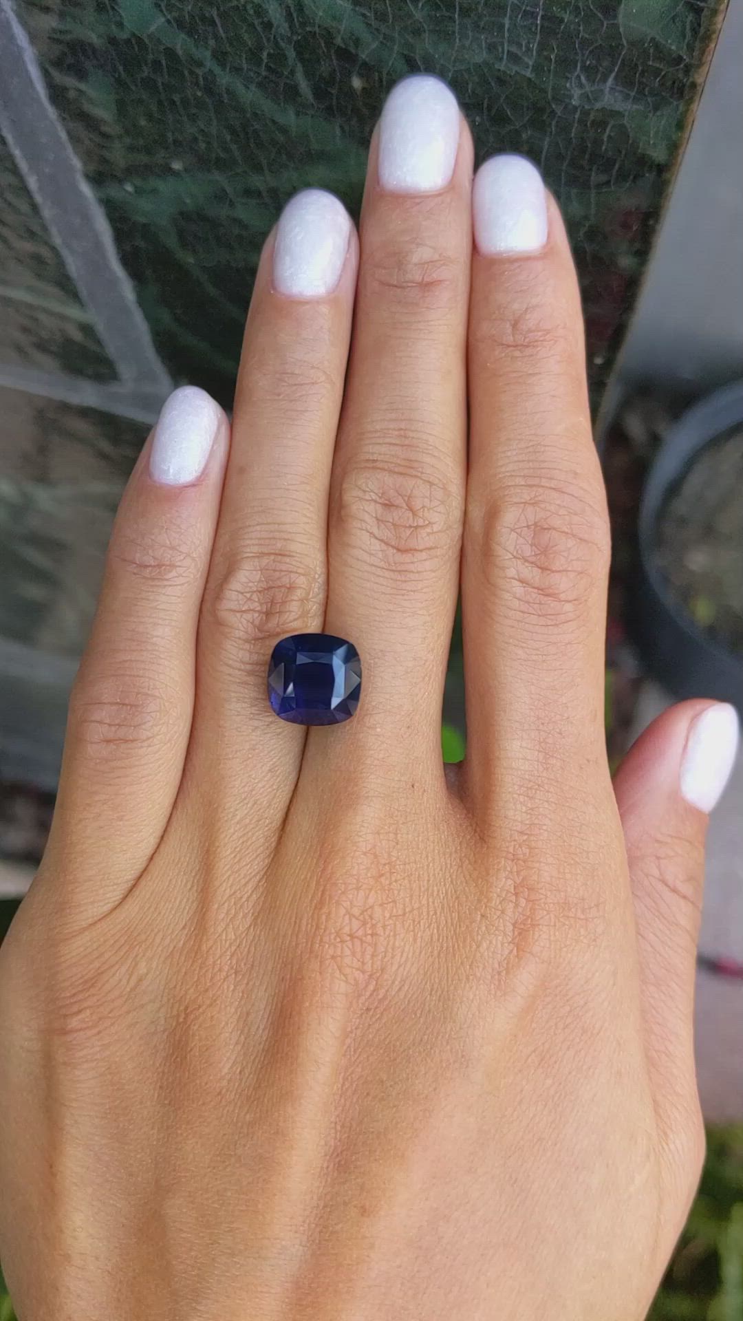 8.80 Ct. Blue Sapphire from Ceylon (Sri Lanka) Size Video