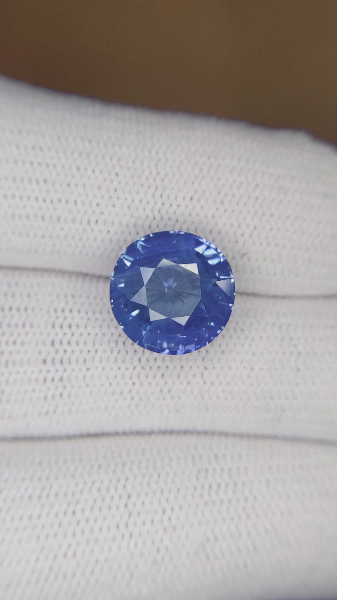 6.68 Ct. Blue Sapphire from Ceylon (Sri Lanka) Size Video