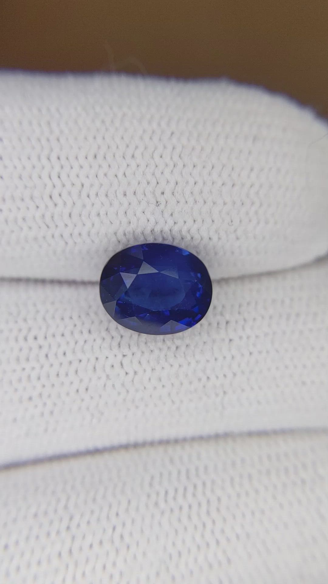 3.04 Ct. Blue Sapphire from Ceylon (Sri Lanka) Size Video