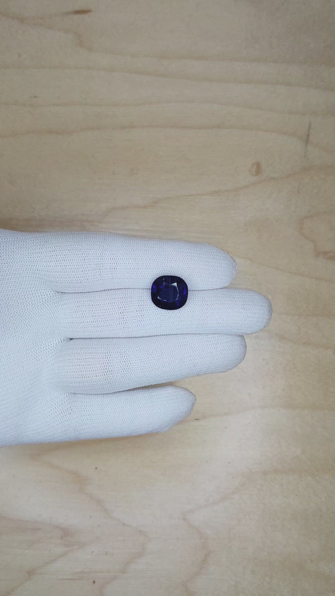 7.45 Ct. Blue Sapphire from Ceylon (Sri Lanka) Size Video