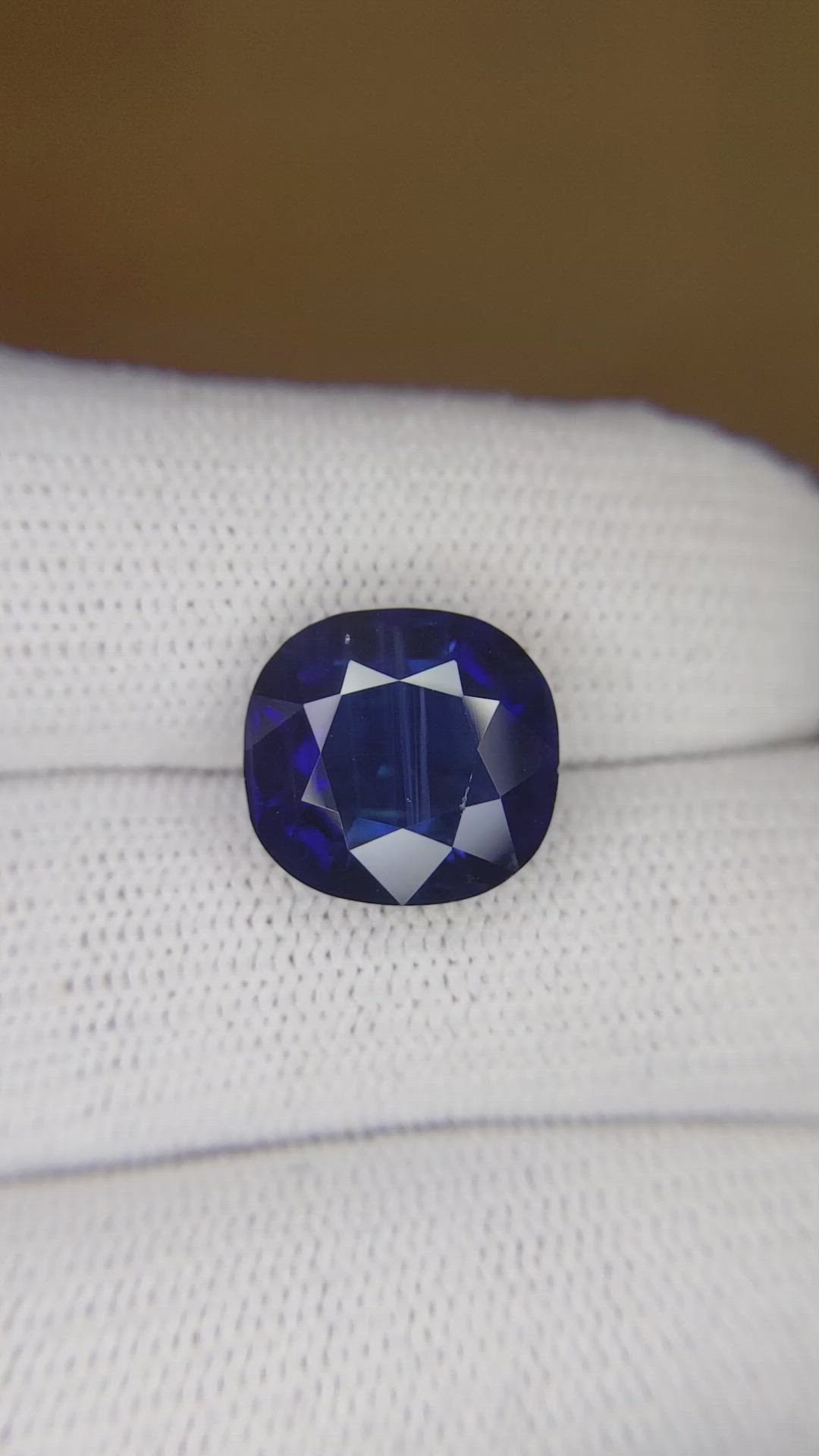 7.45 Ct. Blue Sapphire from Ceylon (Sri Lanka) Size Video