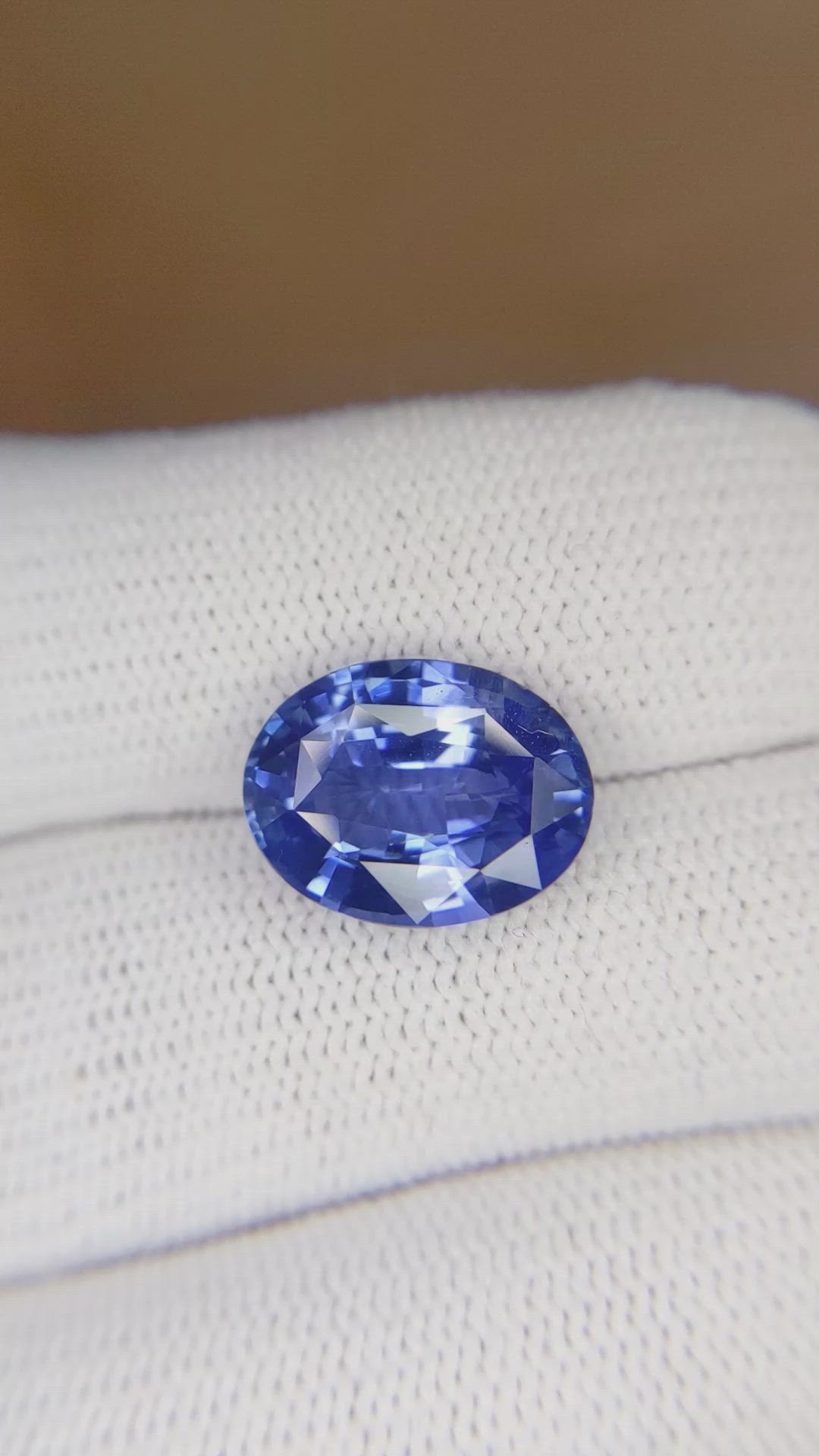 6.02 Ct. Blue Sapphire from Ceylon (Sri Lanka) Size Video