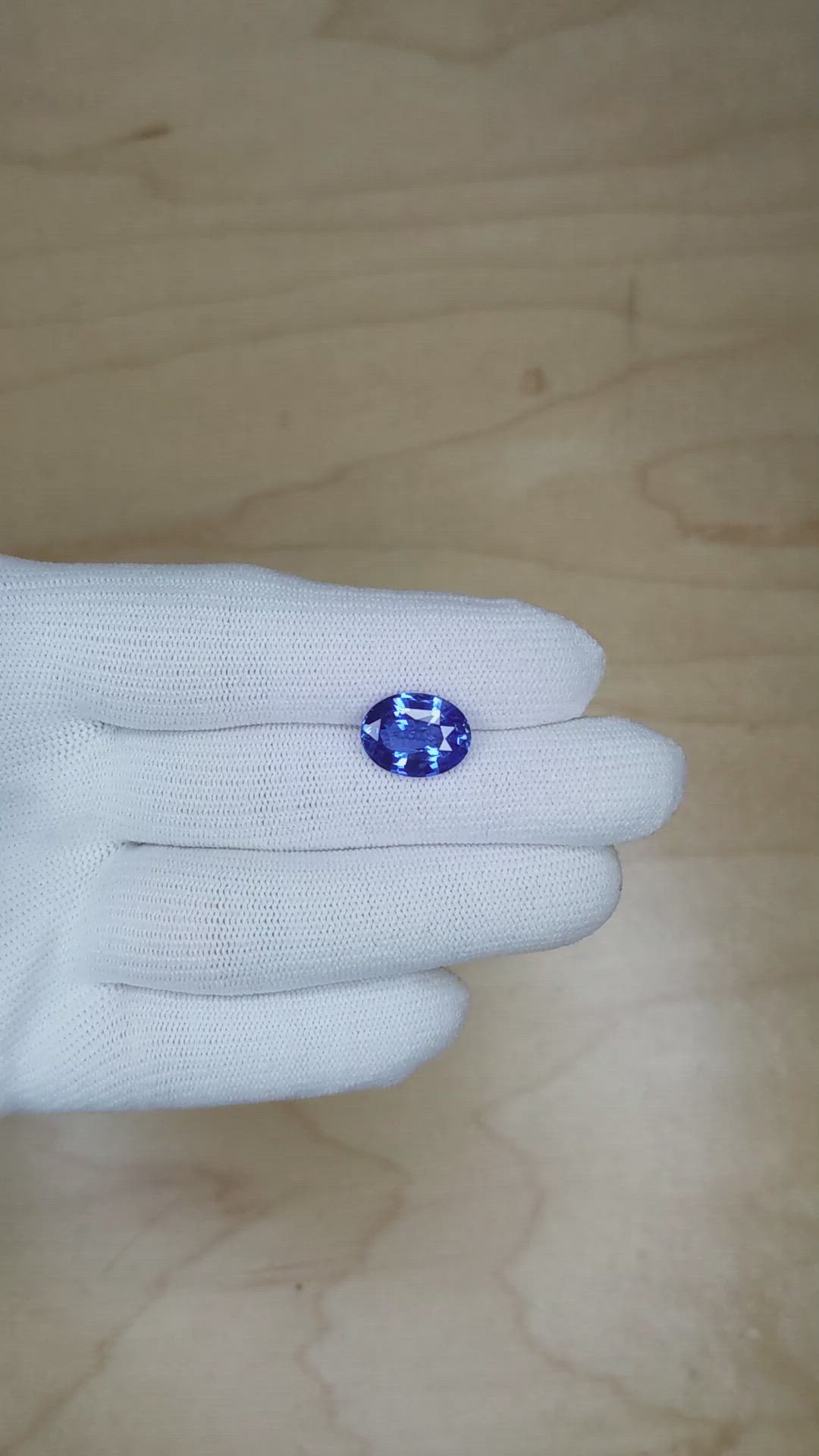 6.02 Ct. Blue Sapphire from Ceylon (Sri Lanka) Size Video