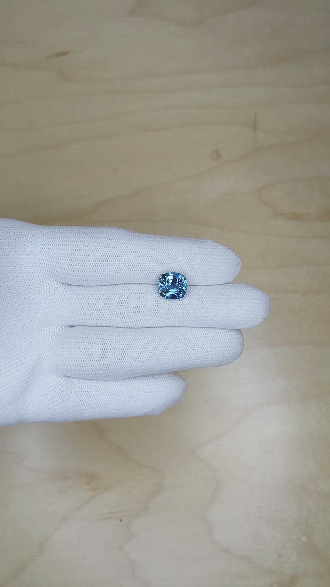 5.03 Ct. Blue Sapphire from Ceylon (Sri Lanka) Size Video