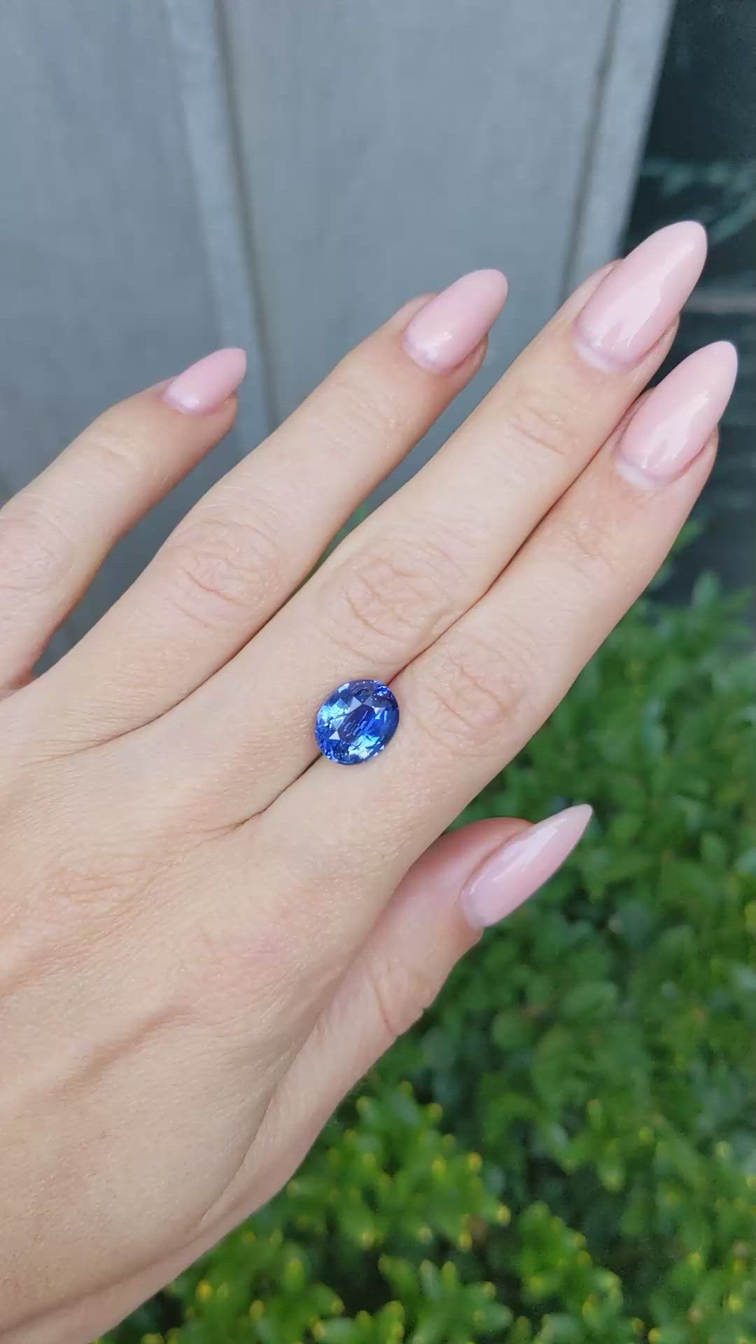 4.54 Ct. Blue Sapphire from Ceylon (Sri Lanka) Size Video