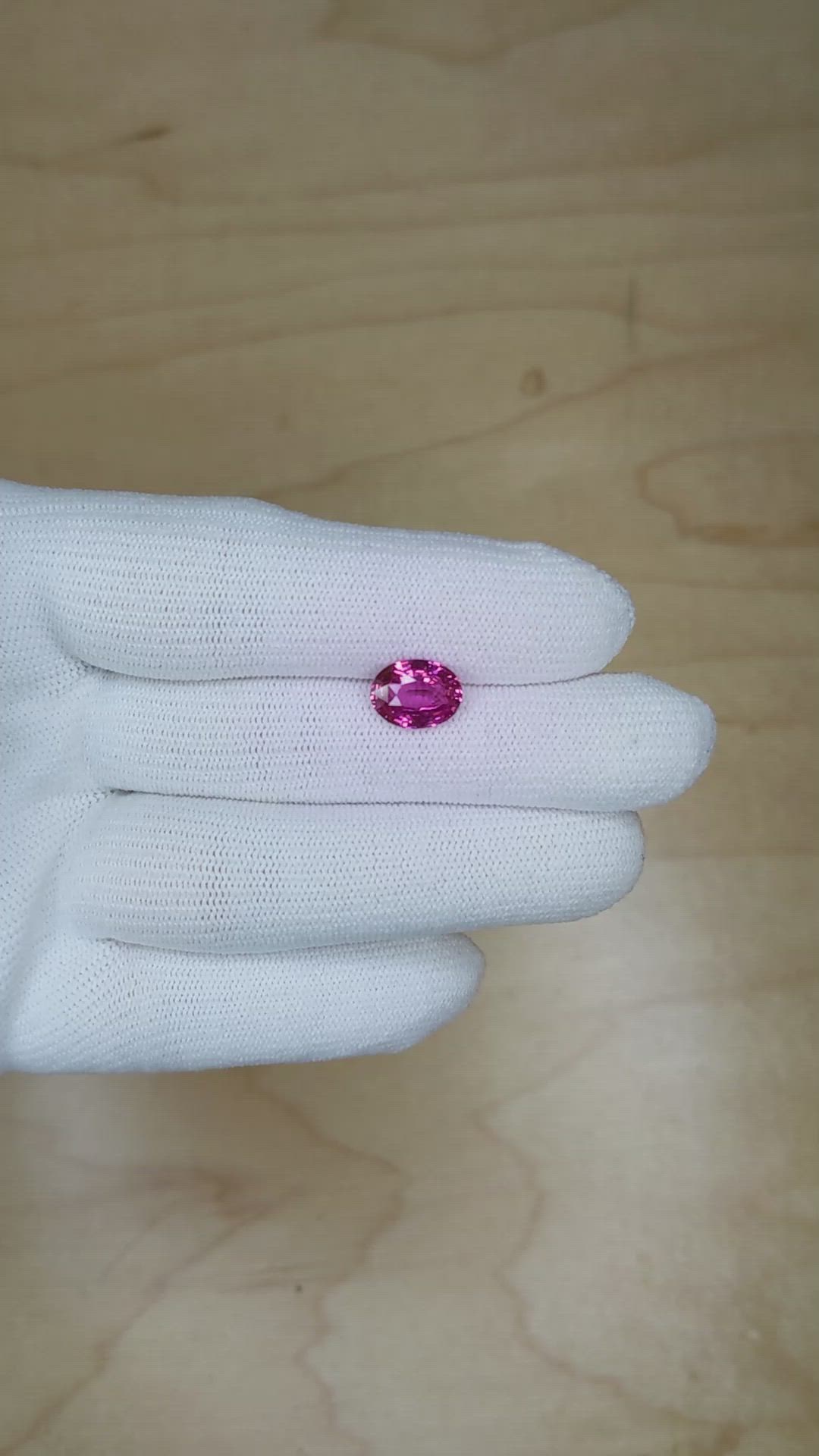 3.02 Ct. Purplish Pink Sapphire from Ceylon (Sri Lanka) Size Video