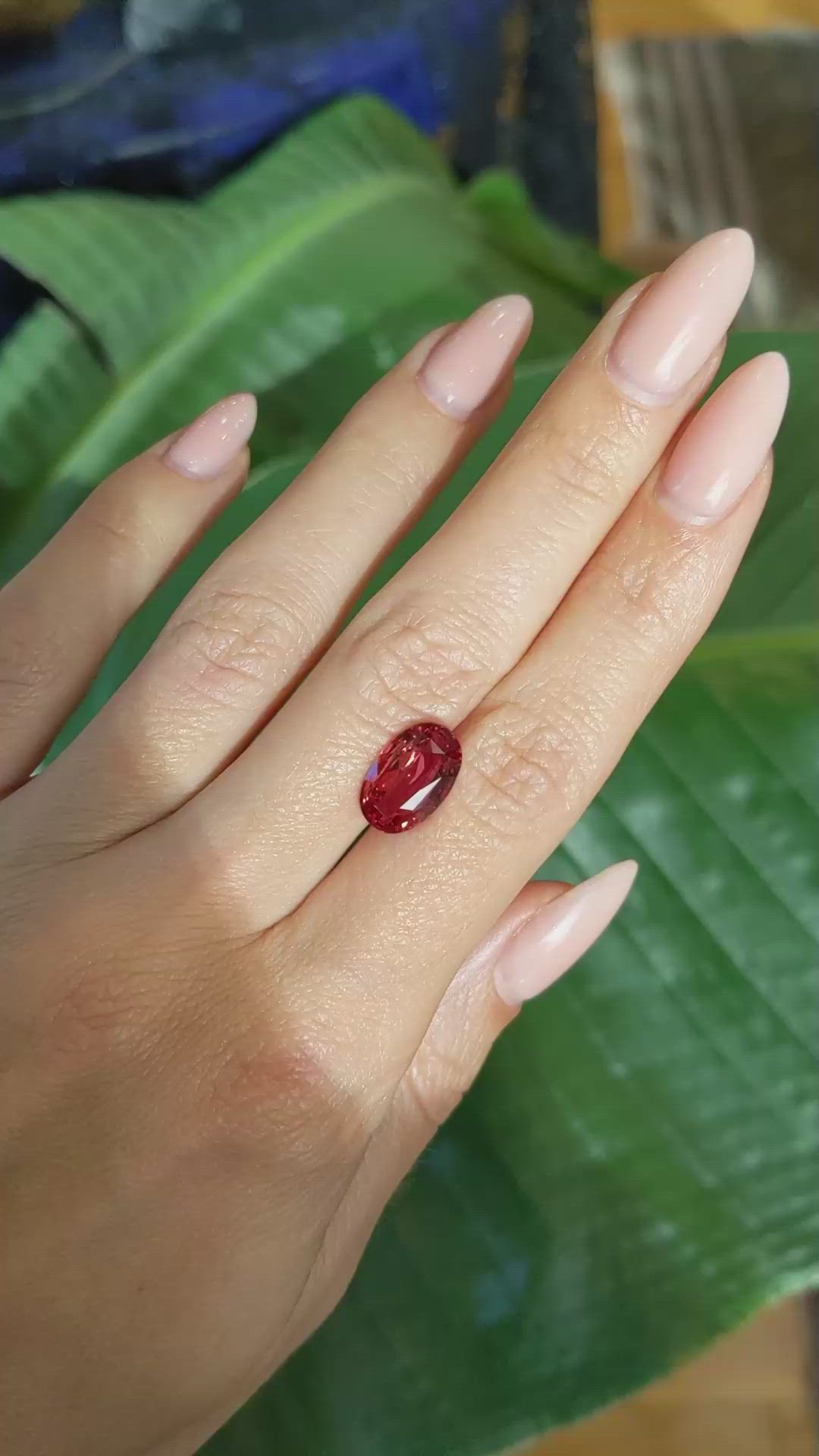 4.01 Ct. Padparadscha Sapphire from Ceylon (Sri Lanka) Size Video