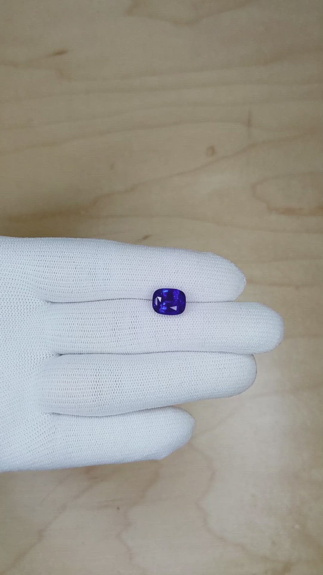 5.03 Ct. Blue Sapphire from Ceylon (Sri Lanka) Size Video