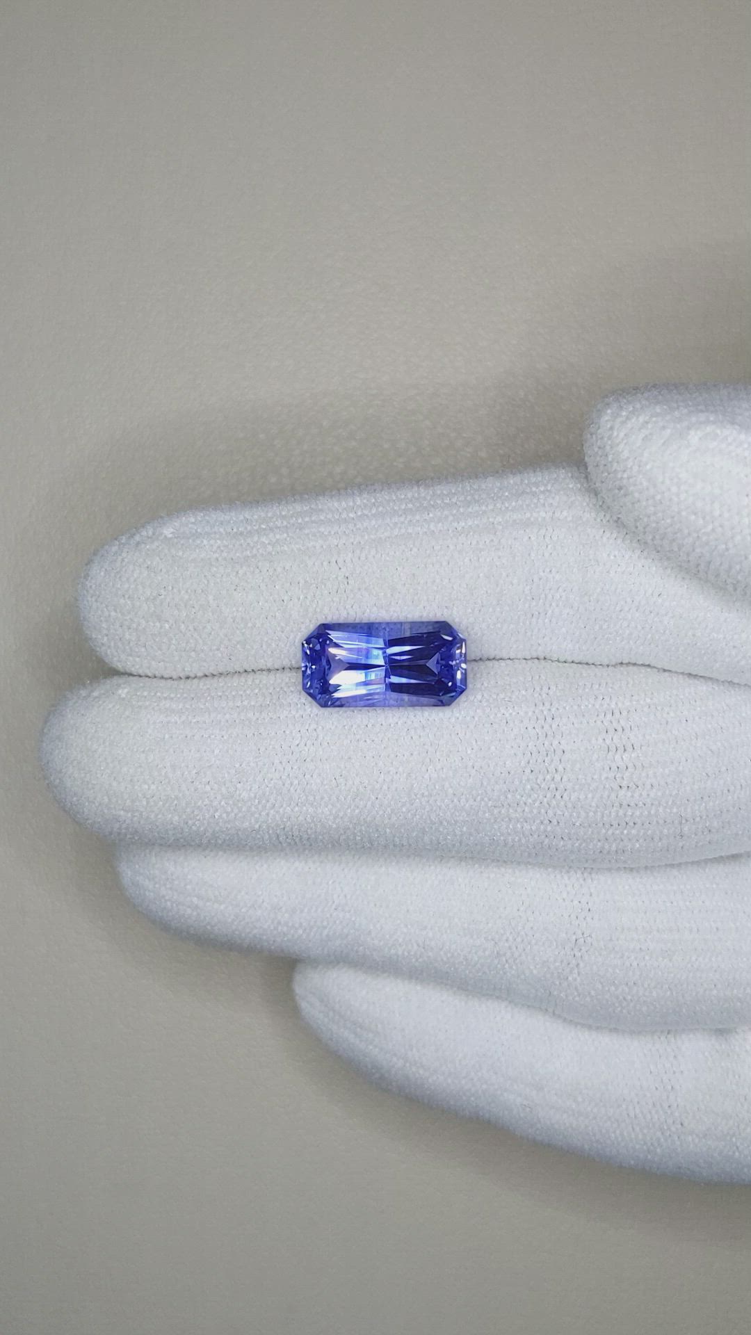 4.73 Ct. Blue Sapphire from Ceylon (Sri Lanka) Size Video