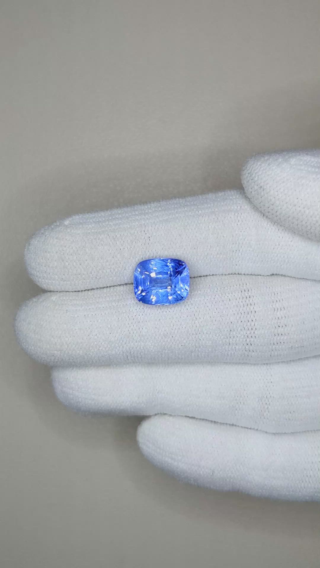 5.24 Ct. Blue Sapphire from Ceylon (Sri Lanka) Size Video