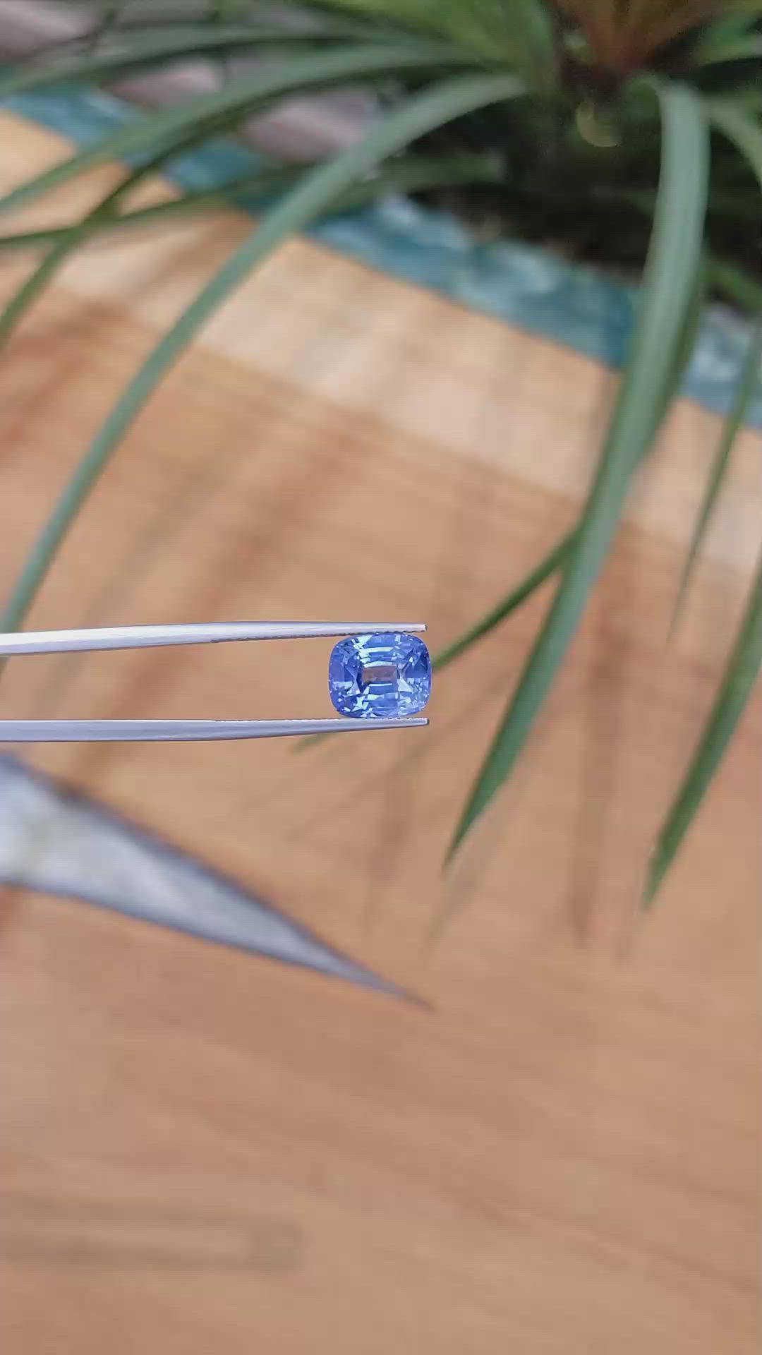 5.24 Ct. Blue Sapphire from Ceylon (Sri Lanka) Size Video