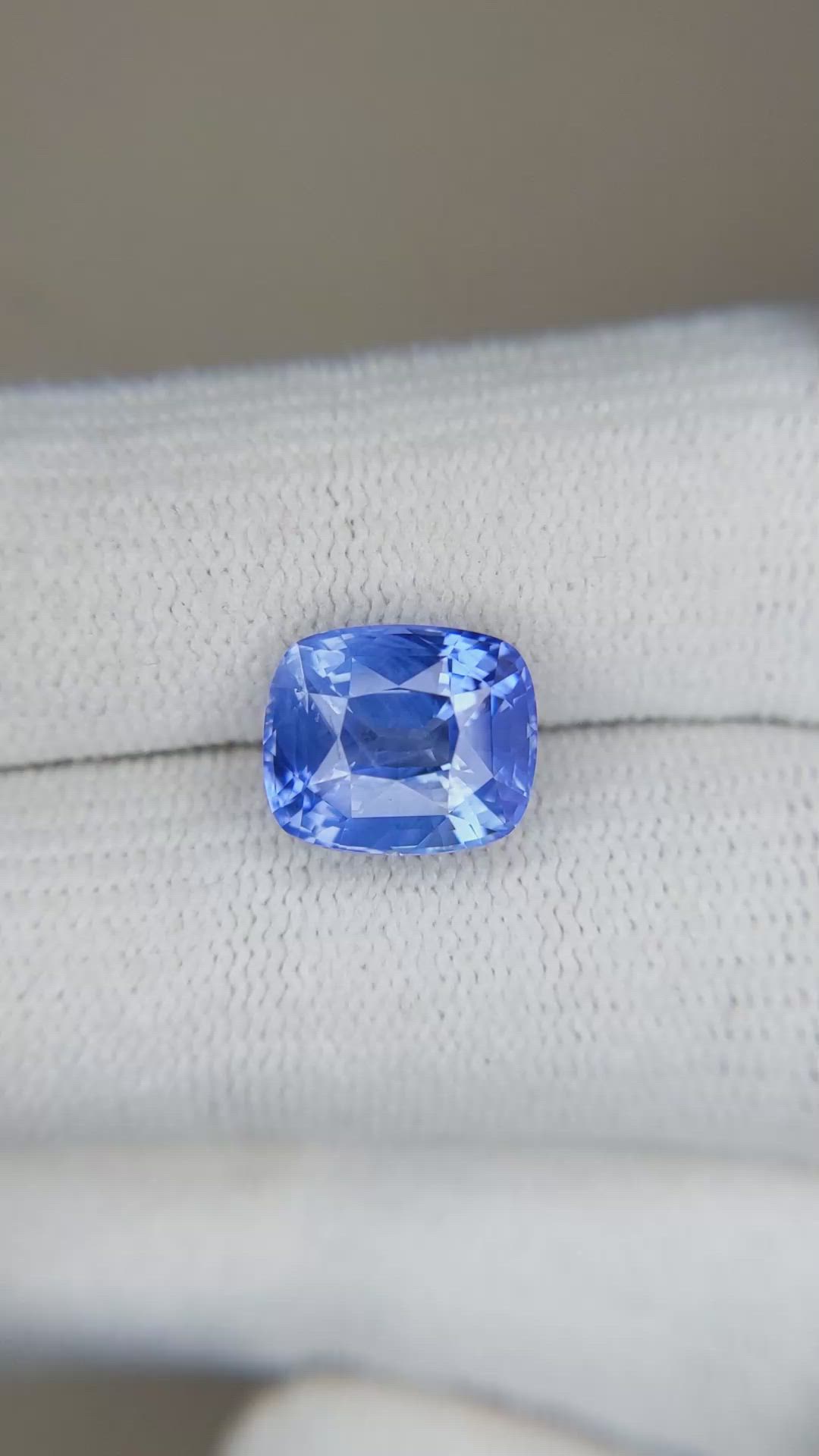 5.24 Ct. Blue Sapphire from Ceylon (Sri Lanka) Size Video