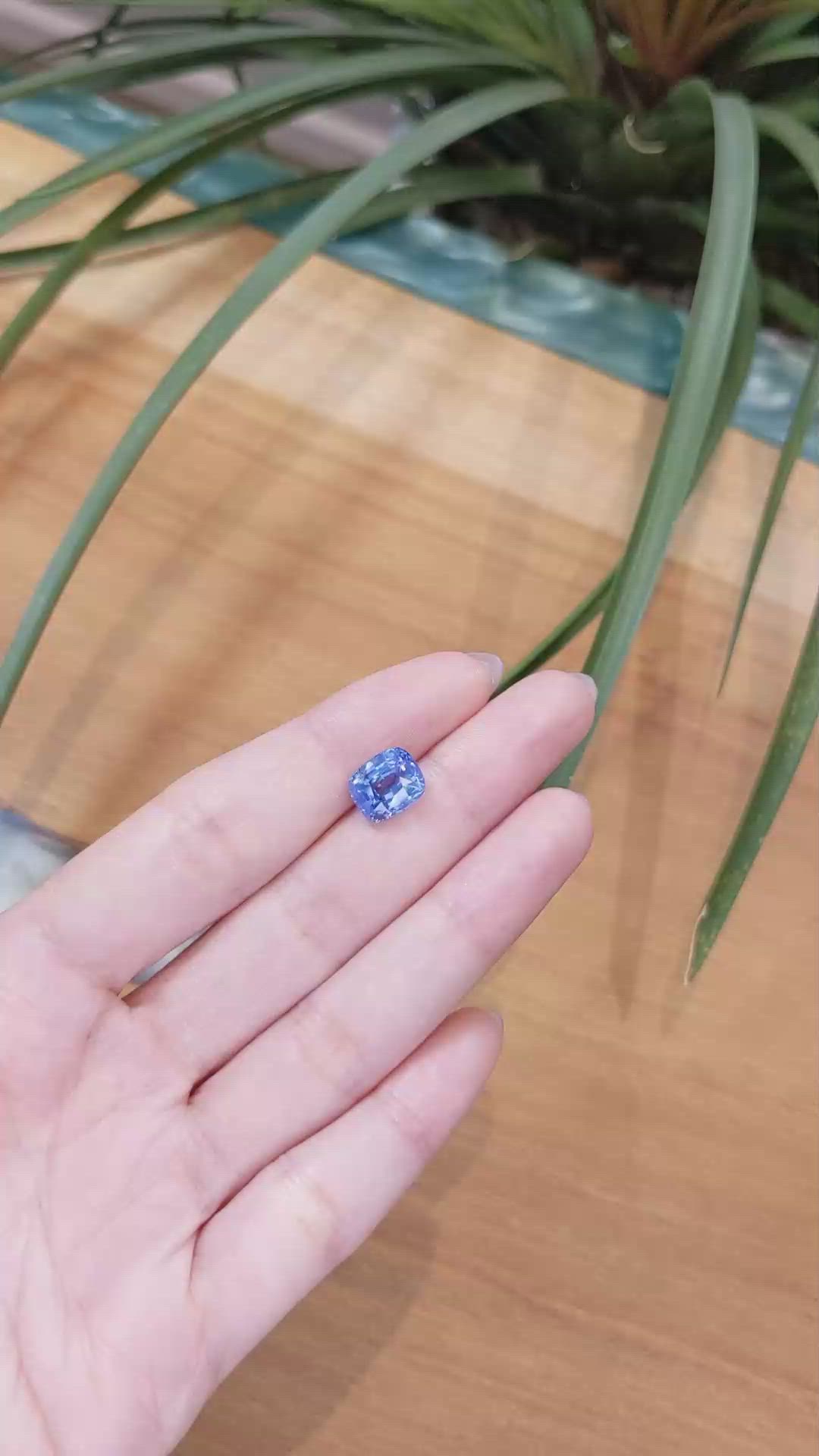 5.24 Ct. Blue Sapphire from Ceylon (Sri Lanka) Size Video
