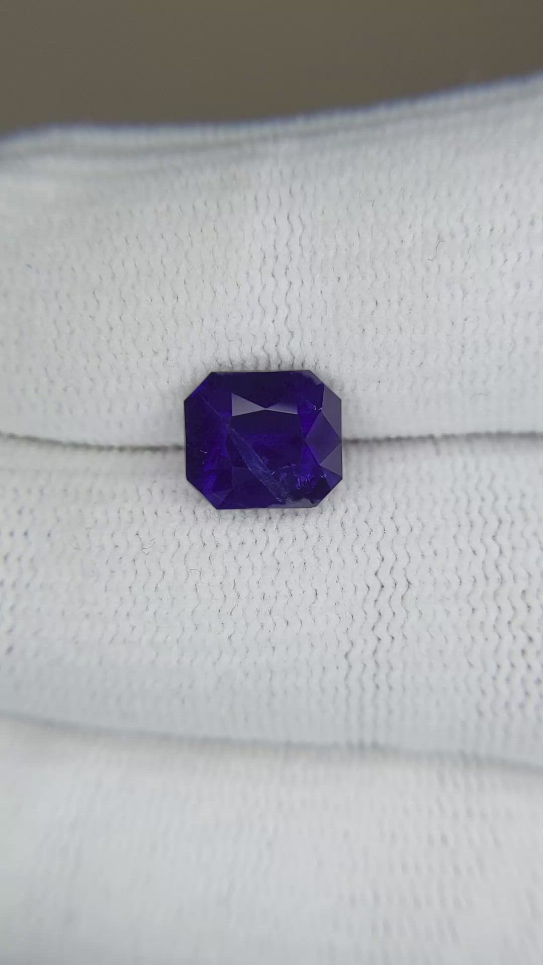 3.57 Ct. Blue Sapphire from Ceylon (Sri Lanka) Size Video