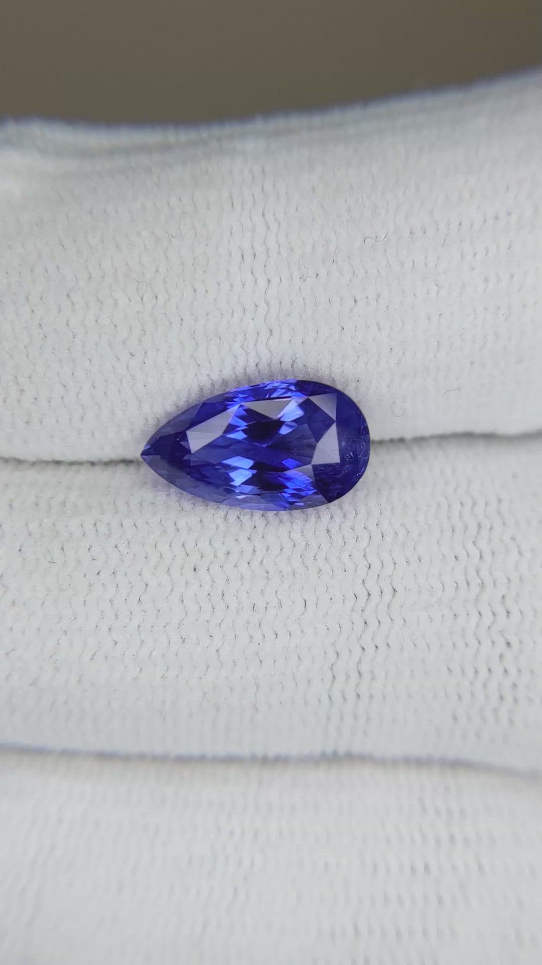3.75 Ct. Blue Sapphire from Ceylon (Sri Lanka) Size Video