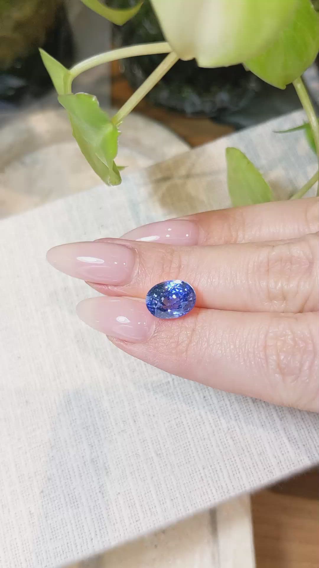 5.10 Ct. Blue Sapphire from Ceylon (Sri Lanka) Size Video
